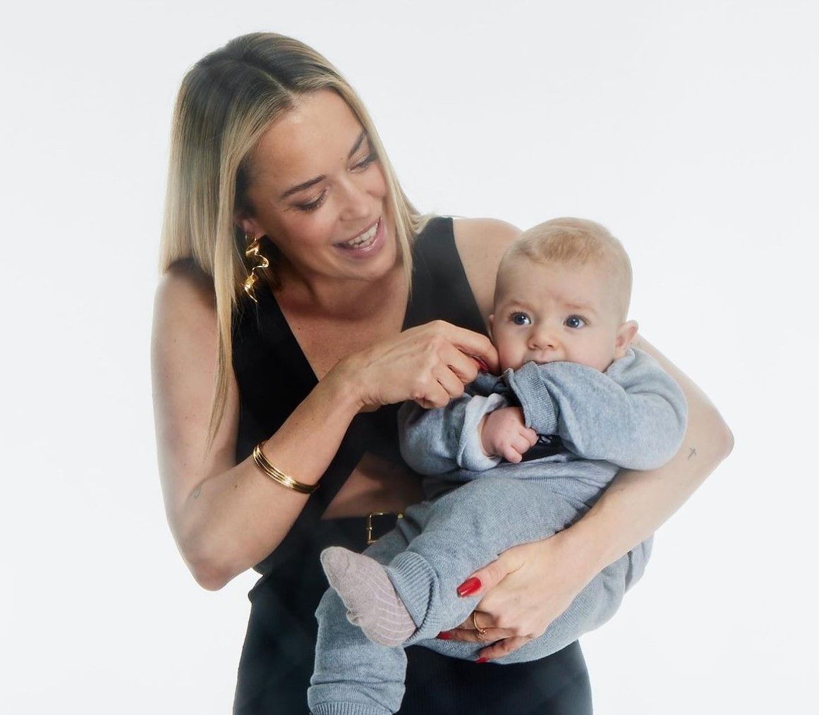 Marina Hoermanseder mit ihrem im Oktober 2023 geborenen Sohn, Fritz