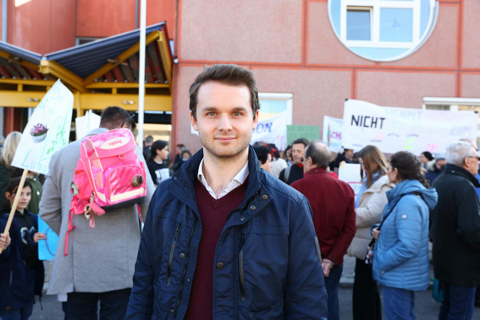 Harald Zierfuß, Bildungssprecher Wiener ÖVP, unterstützt die Forderungen der Eltern und Schulleiter. 