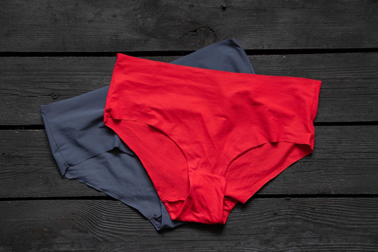 Silber wirkt als antimikrobielles Mittel und wird Produkten zugesetzt, um die Verbreitung von Mikroorganismen zu bekämpfen, die schädlich sind oder zu Gerüchen führen können.