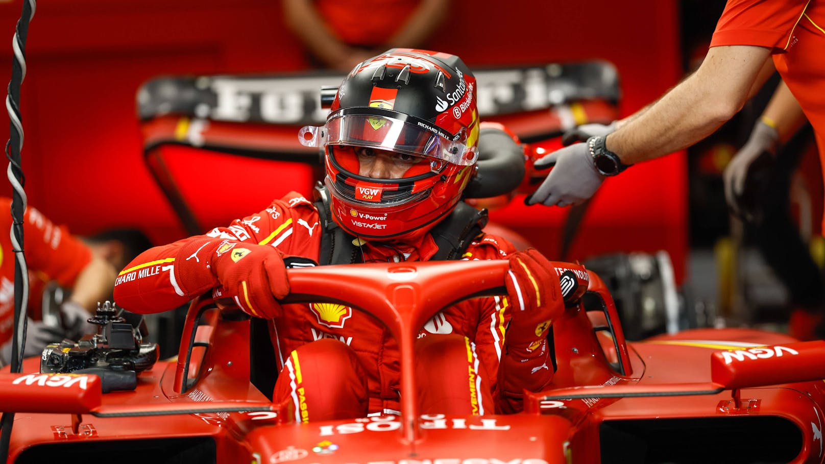 Nach Blinddarm-OP! Sainz steigt wieder in den Ferrari