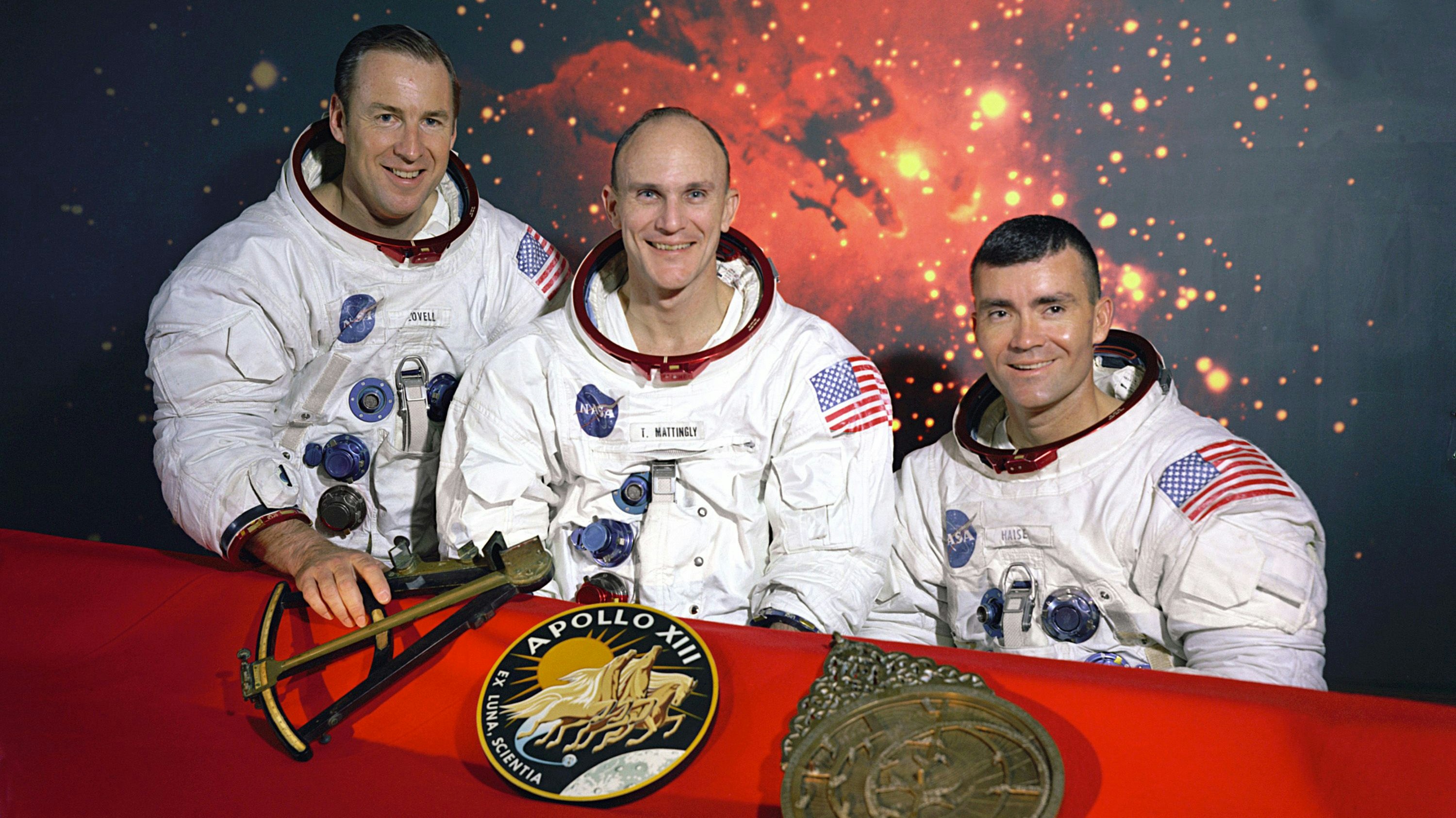 Die Apollo 13-Crew: Commander James A. Lovell, Thomas K. Mattingly und Fred W. Haise (v. l.). Ihre Mondmission endete beinahe in einer Katastrophe, das präzise Funktionieren ihrer Omega-Armbanduhren hat im April 1070 mitgeholfen, doch noch sicher zur Erde zurückzukehren.