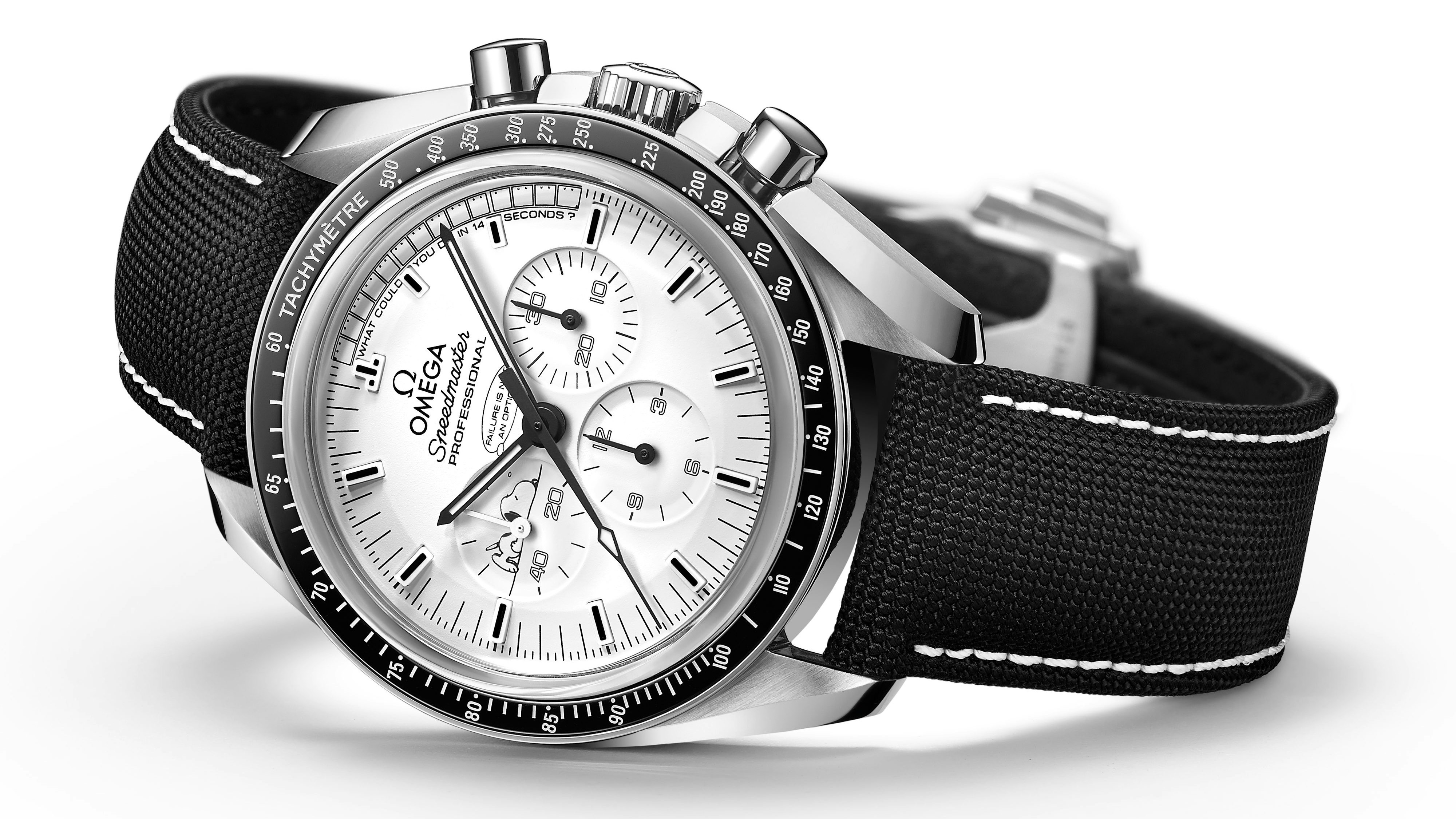 Das "Silver Snoopy Award"-Sondermodel der Omega Speedmaster Moonwatch aus dem Jahr 2015. Es wurde anlässlich des 45-jährigen Jubiläums der – fast gescheiterten – Apollo-13-Mission im Jahr 1970 entworfen