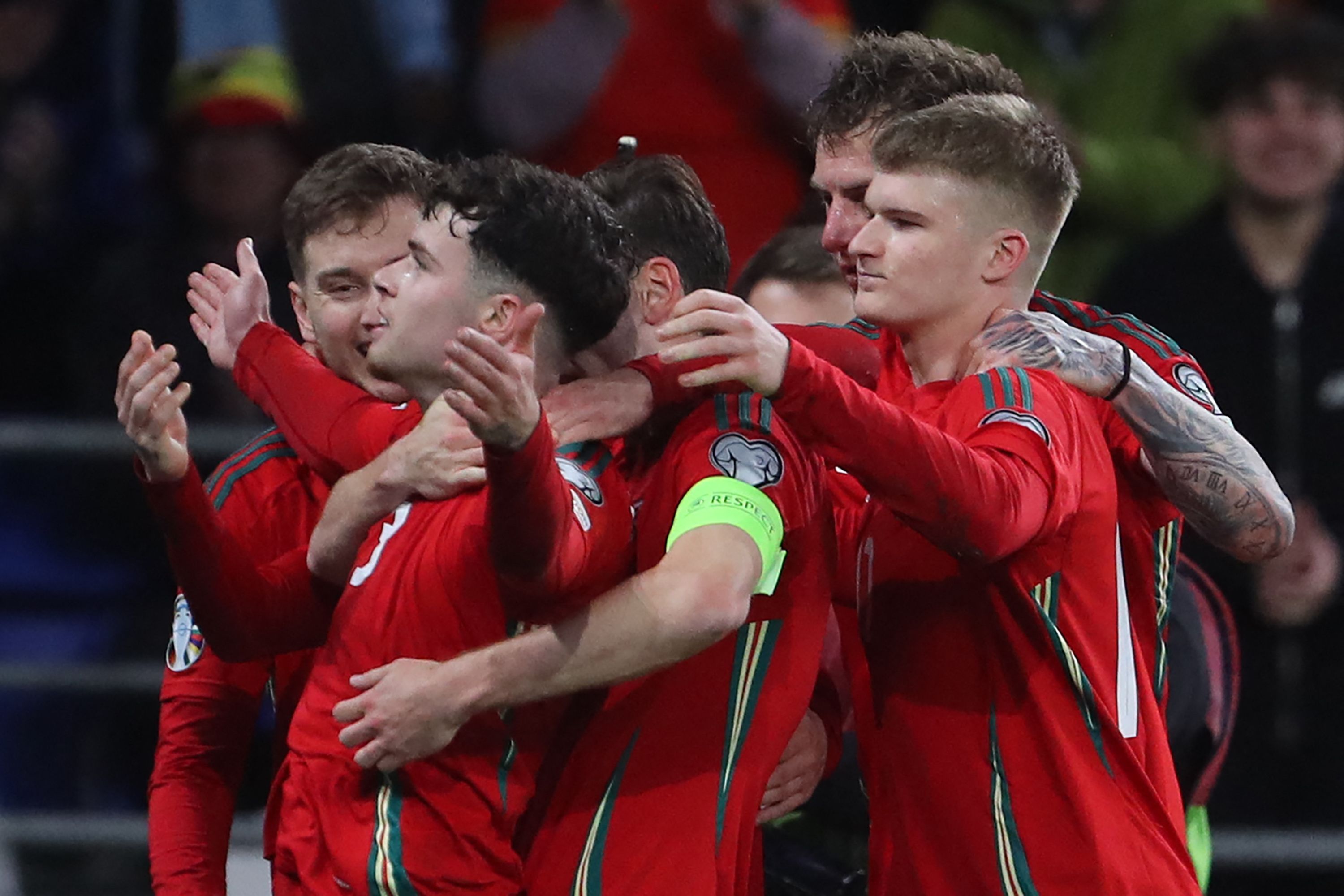 Wales jubelt gegen Finnland.