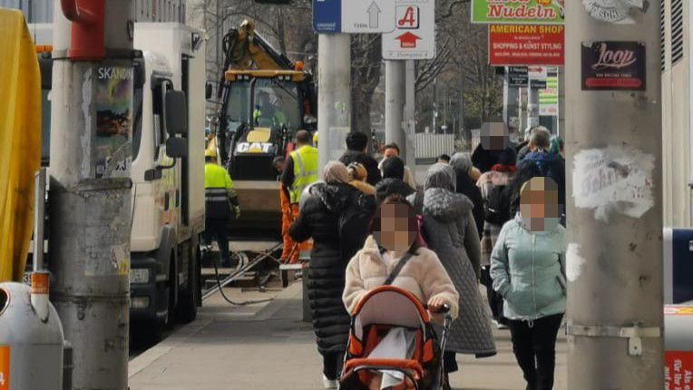 Baustelle am frühen Donnerstag in der Gottschalkgasse in Wien-Simmering.