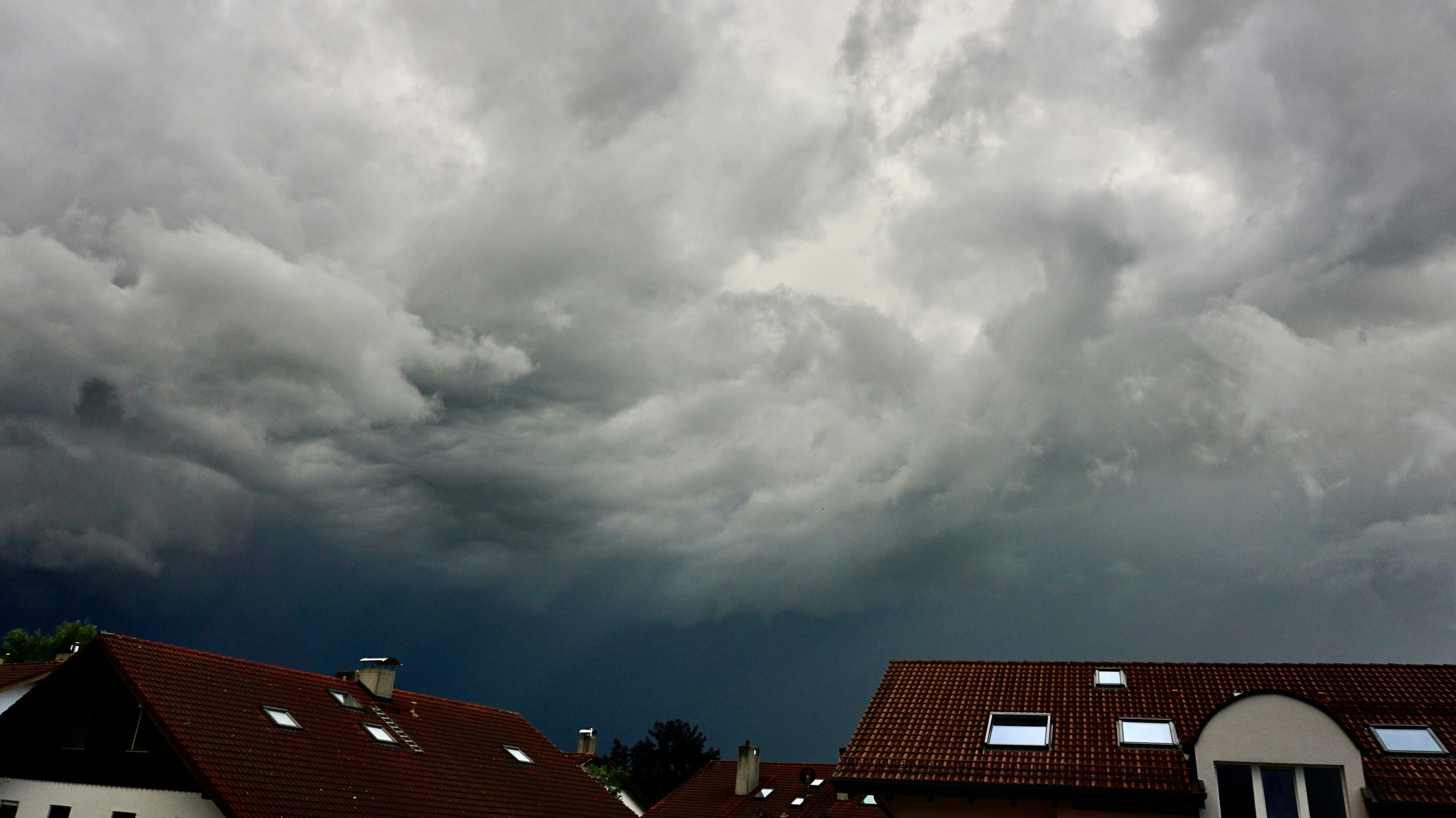 Heute.at - 6 Stunden lang Unwetter: Am Nachmittag geht es los
