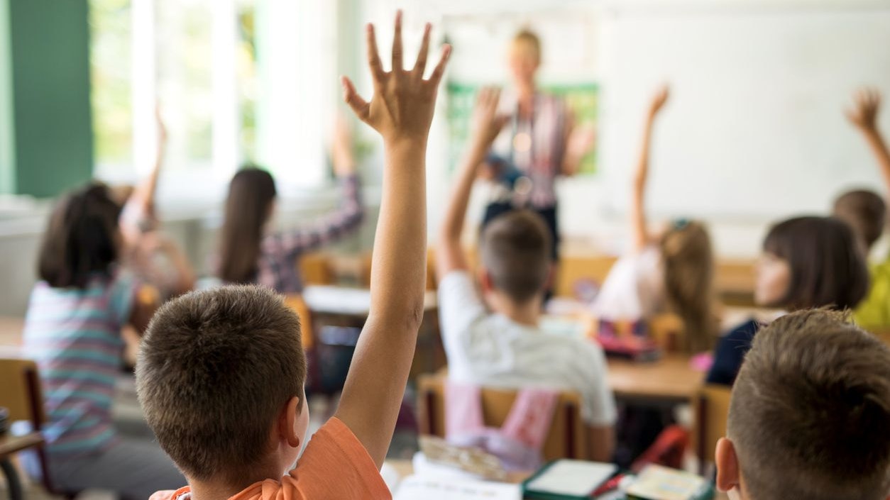 Der Bursch hätte die Schule wechseln sollen.