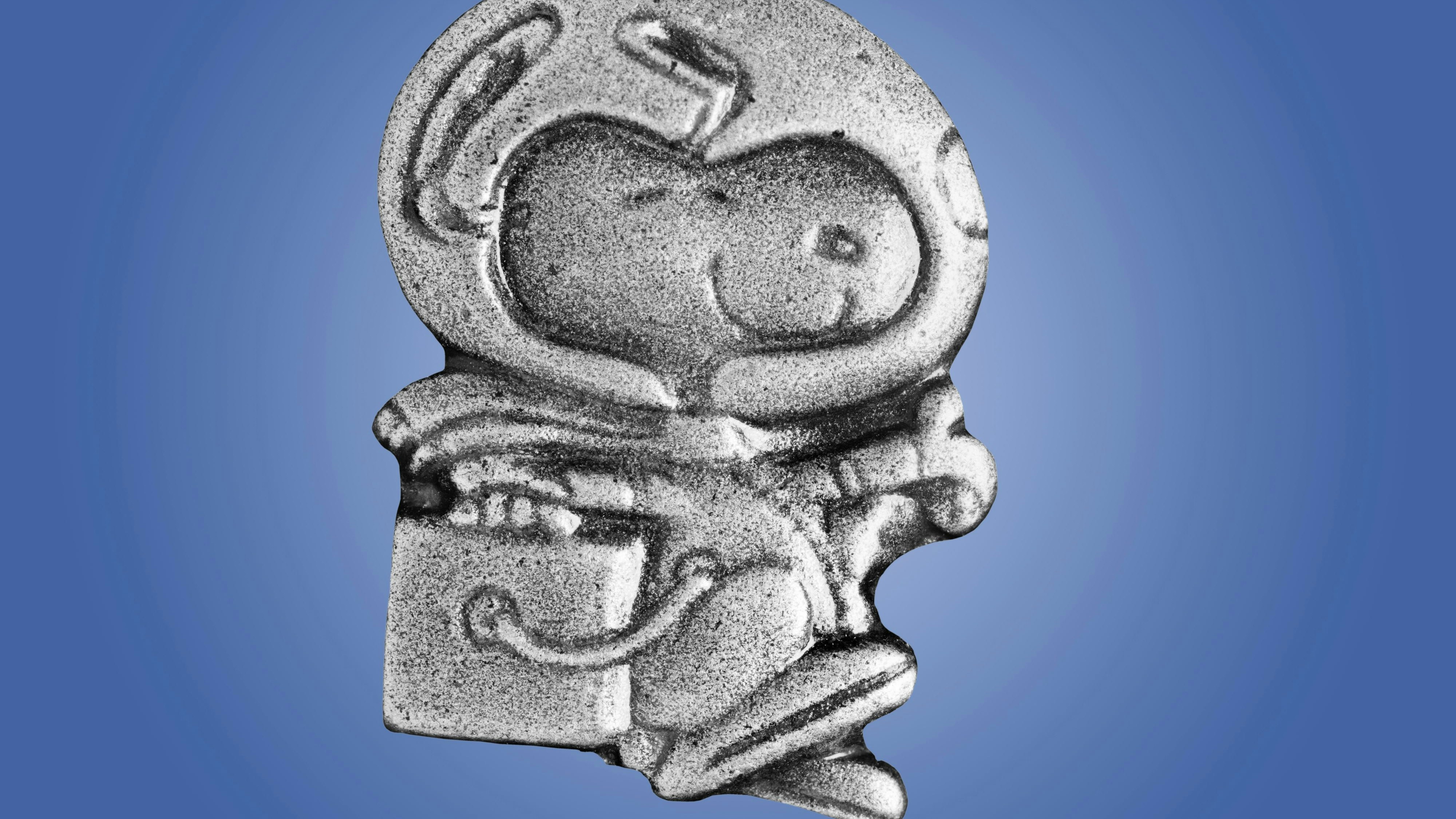 Der "Silver Snoopy Award", eine silberne Anstecknadel, wird seit 1968 von der NASA an  Menschen vergeben, die sich um die Sicherheit der bemannten Raumfahrt verdient gemacht haben.