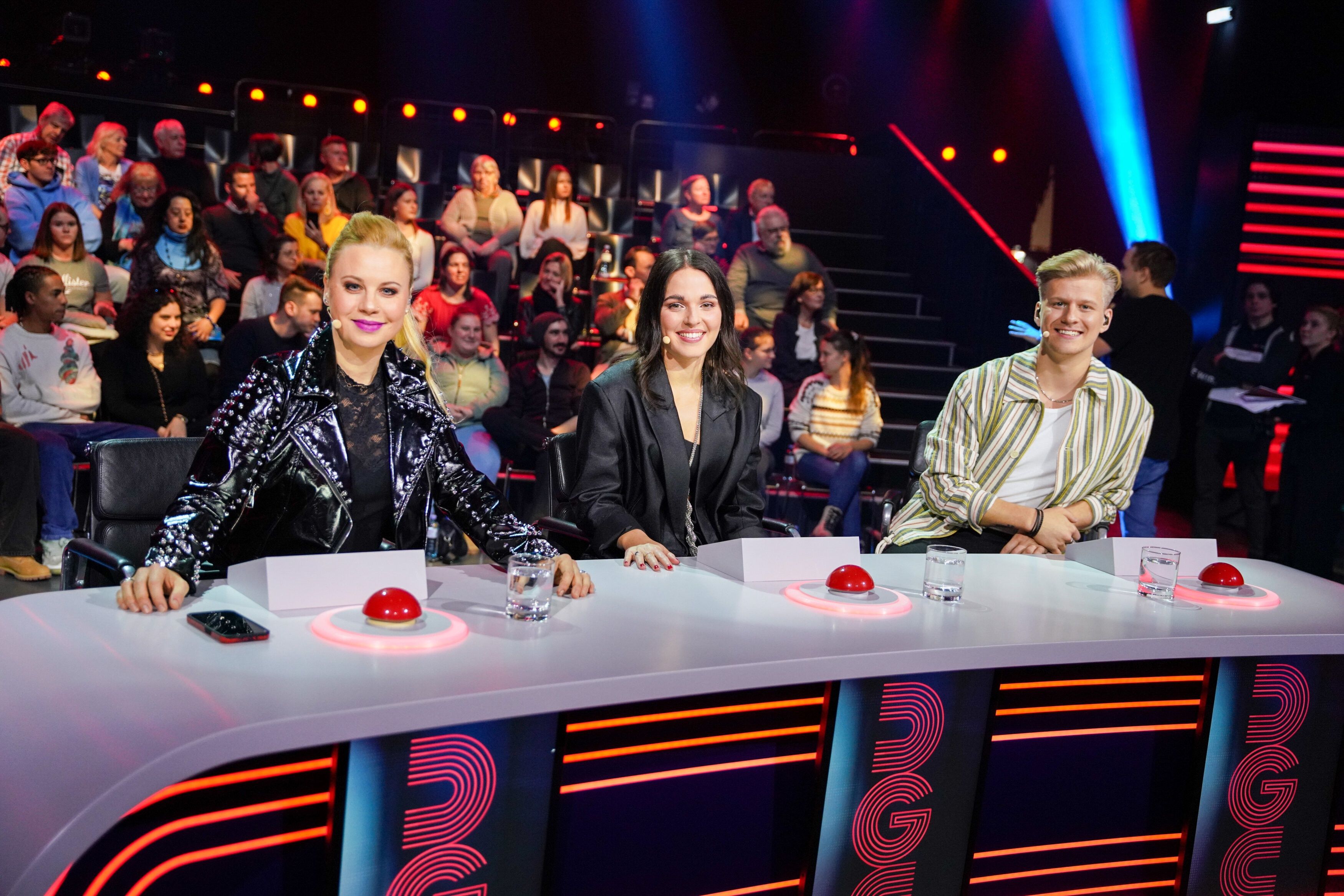 Katharina Straßer, Tina Naderer und Thorsteinn Einarsson sitzen am Freitag in der Jury.