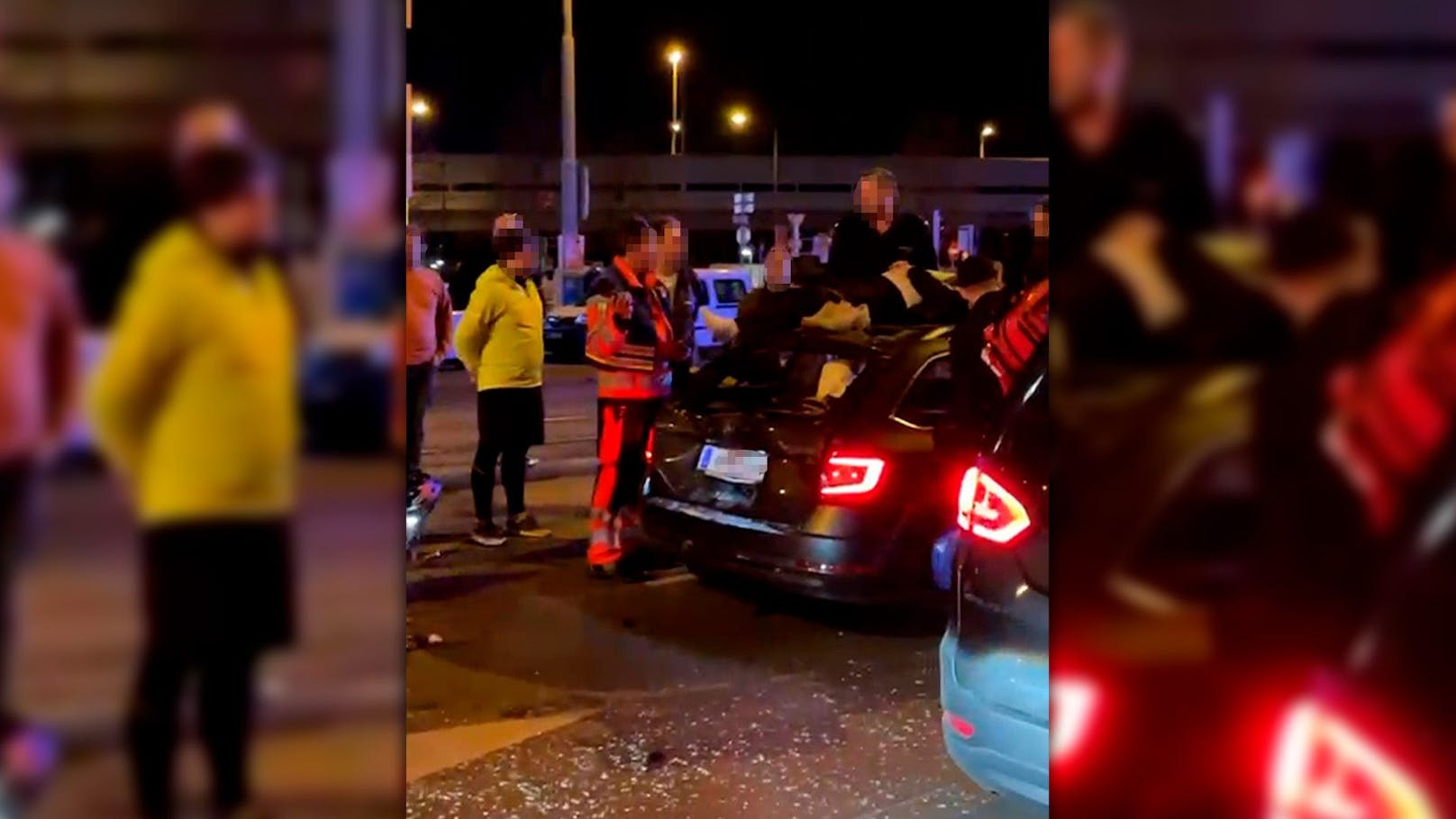 Rollerfahrer landet nach Crash in Wien auf Autodach