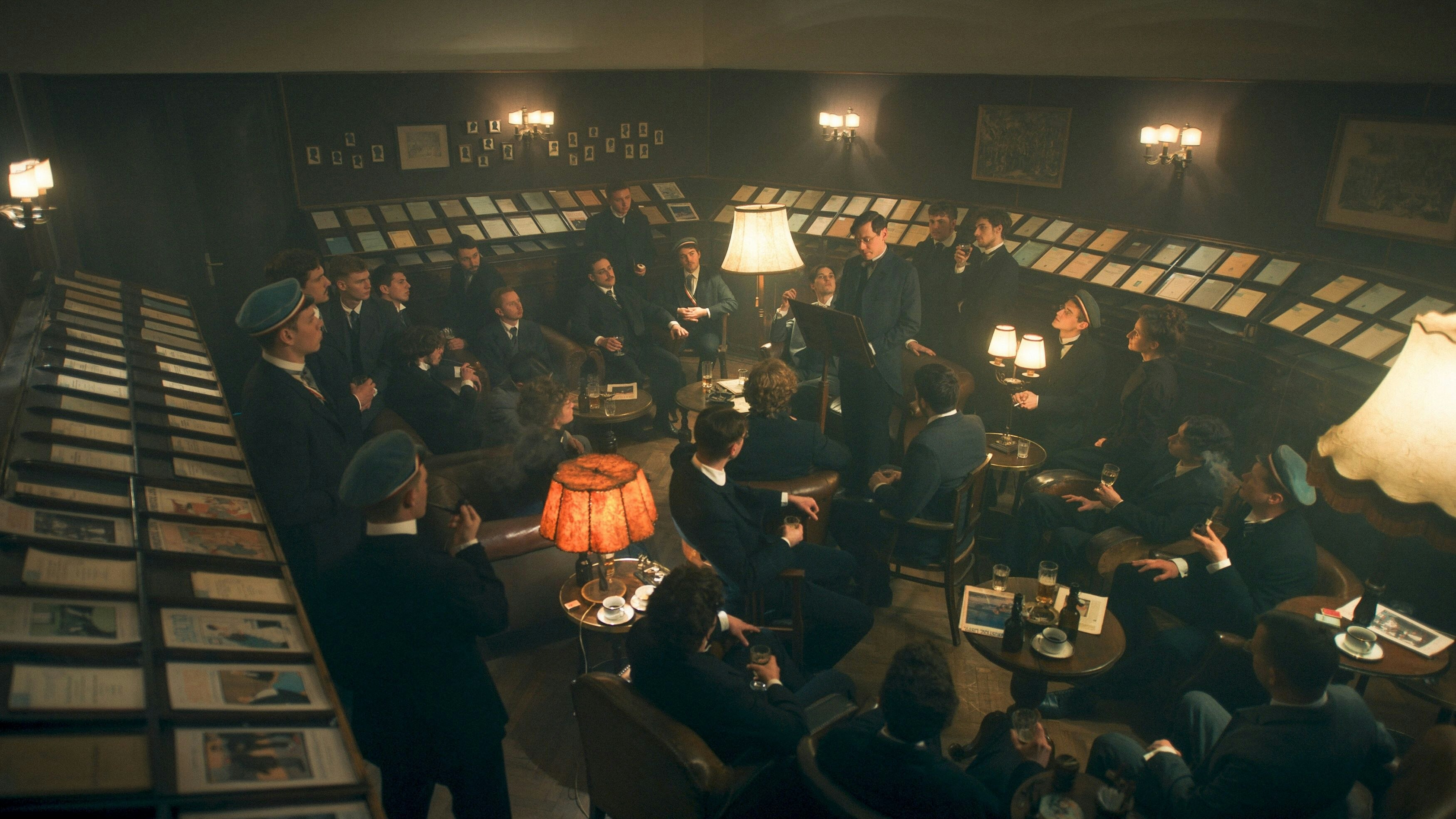 Bei einem Vortrag an der Universität Prag lernen sich Kafka und Max Brod kennen.