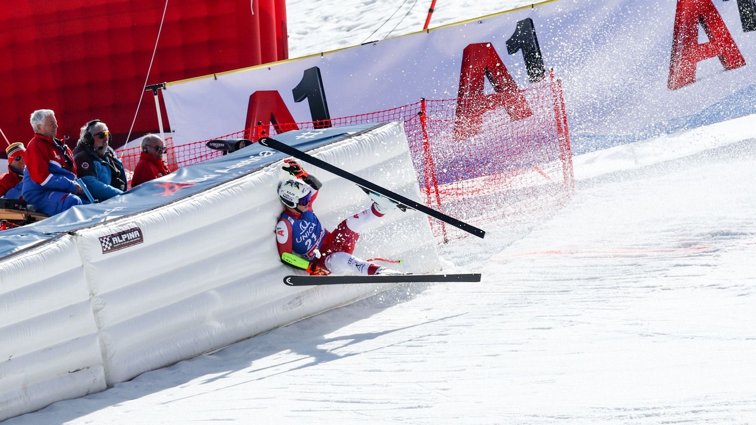 ÖSV-Mann Lukas Feurstein ist schwer zu Sturz gekommen. 