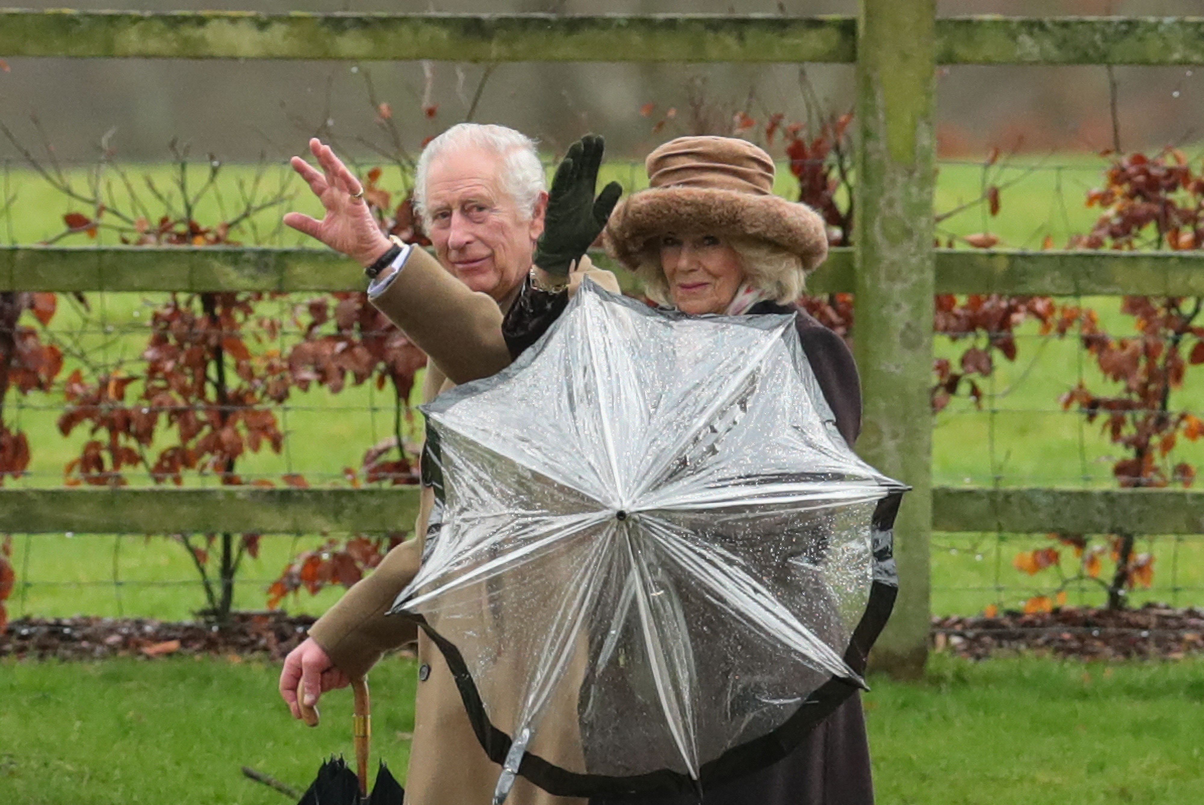 König Charles lobt ihren Mut.
