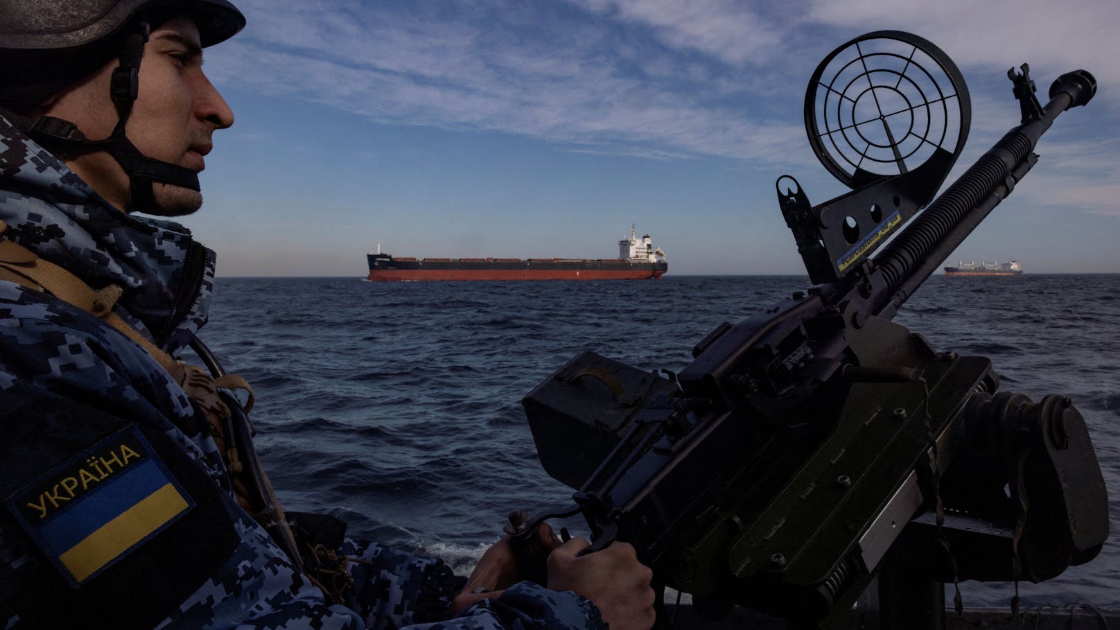 Russland greift bei Übung eigenes Schiff an