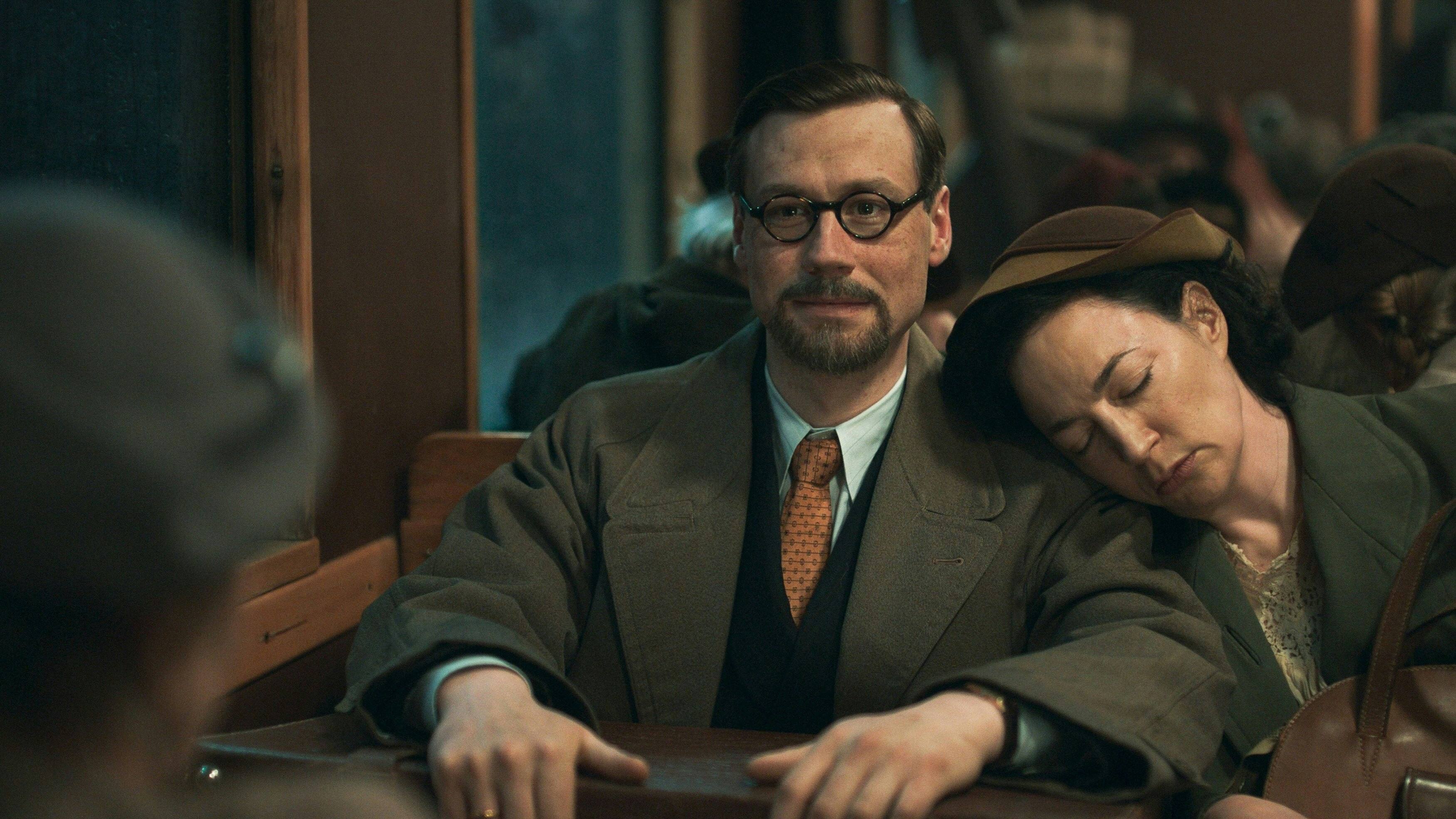 Max und Elsa Brod (David Kross, Tamara Stern) auf der Flucht vor den Nazis.