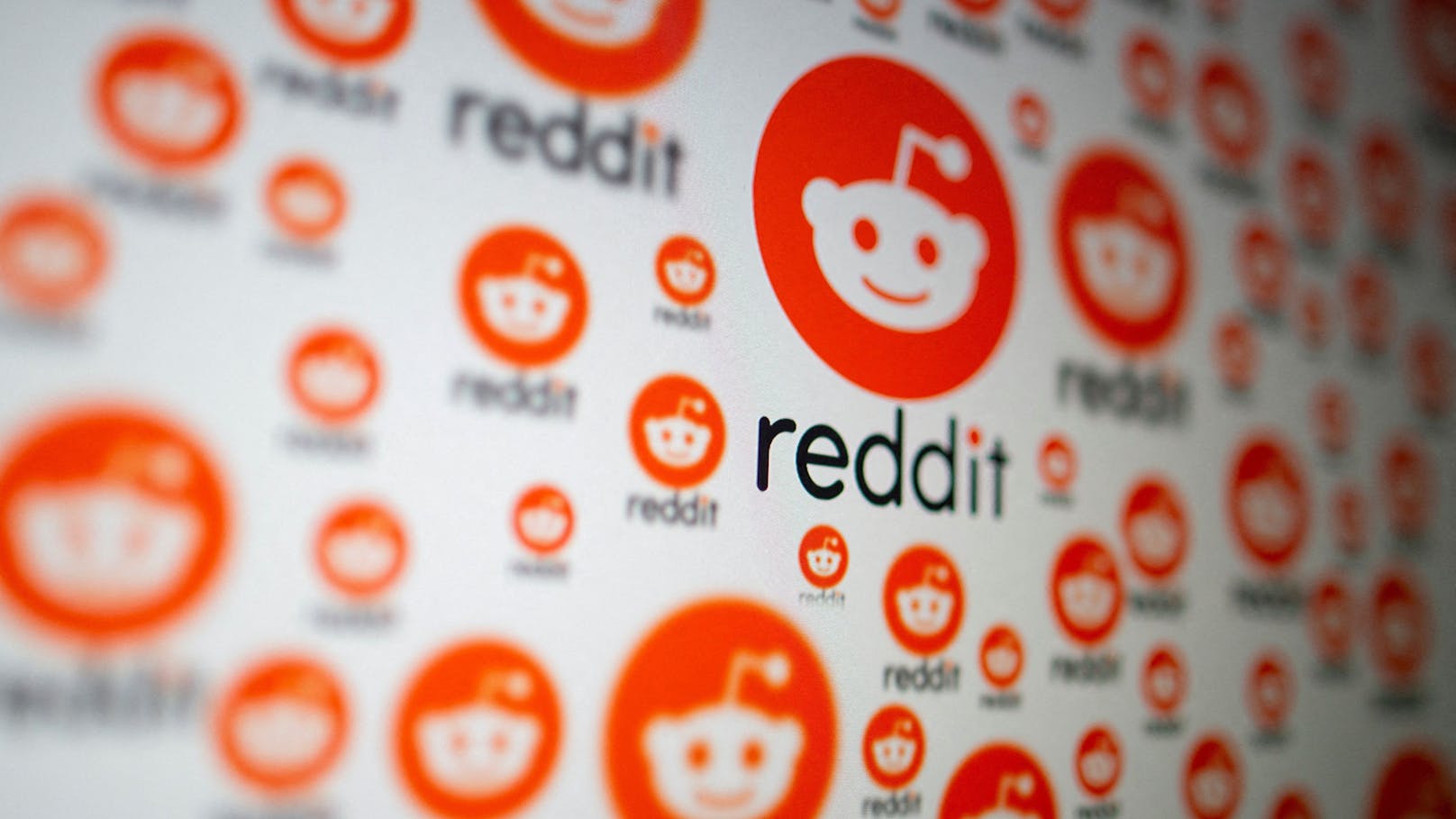 Reddit ist das größte Internetforum der Welt, im vergangenen Quartal hatte es im Schnitt täglich 73,1 Millionen Nutzerinnen und Nutzer. 