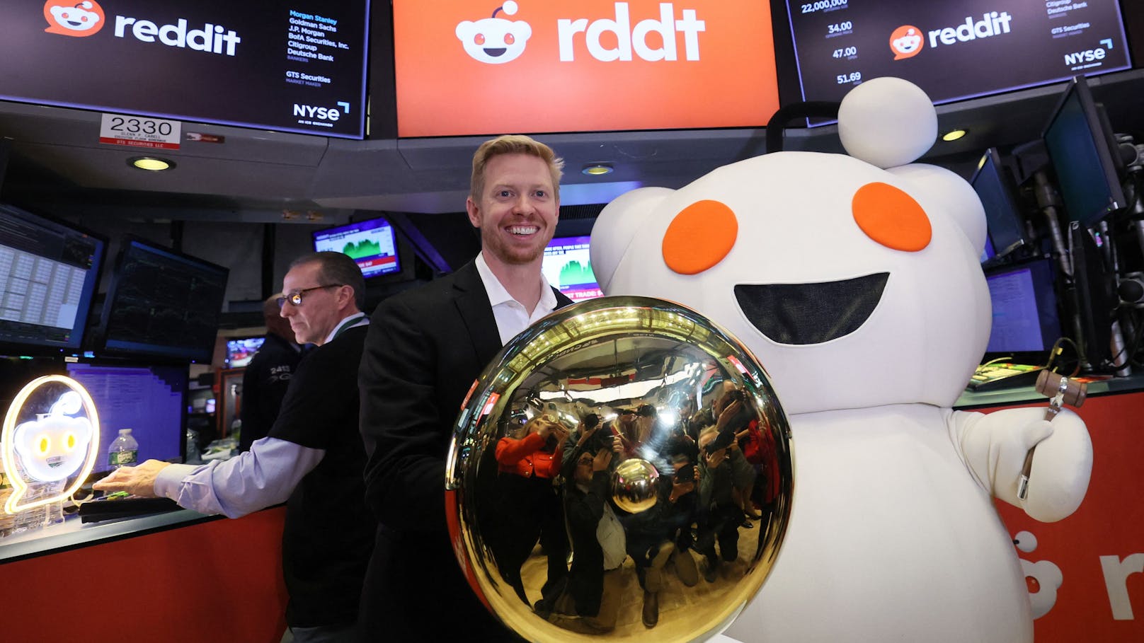 CEO Steve Huffman verdient bei Reddit Millionen, obwohl sein Unternehmen noch nie profitabel war.