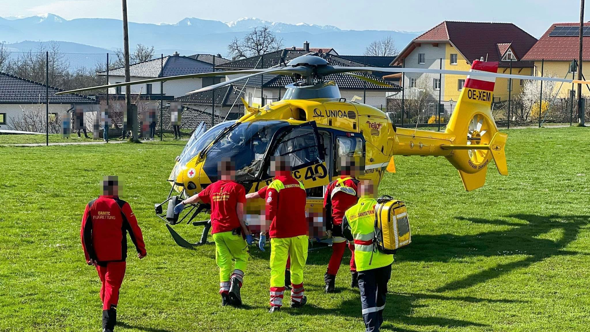 Schwerer Moped-Unfall – Notarzthubschrauber im Einsatz
