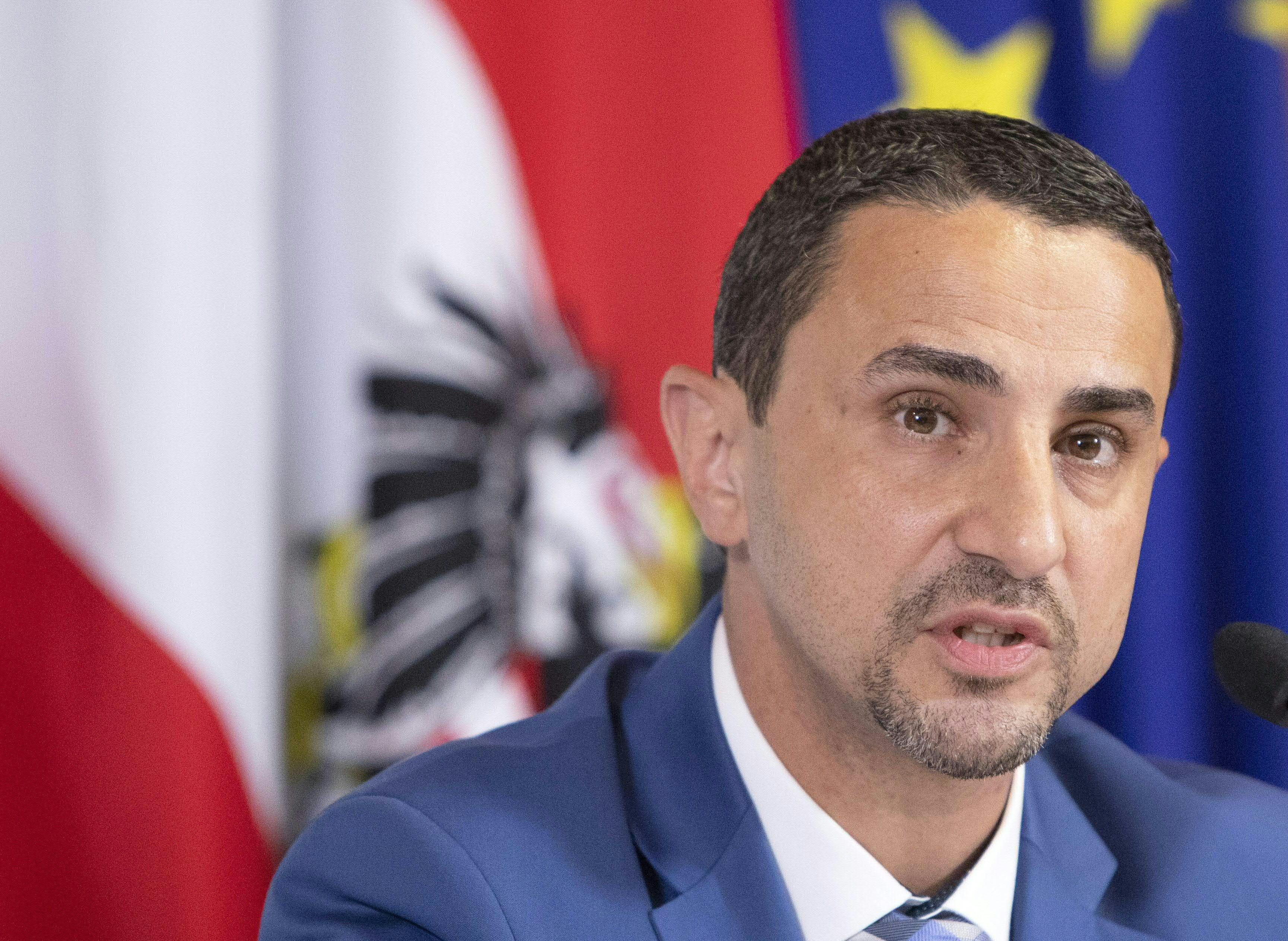 Der Leiter der Direktion für Staatsschutz und Nachrichtendienst (DSN), Omar Haijawi-Pirchner, bei einer Pressekonferenz zu 