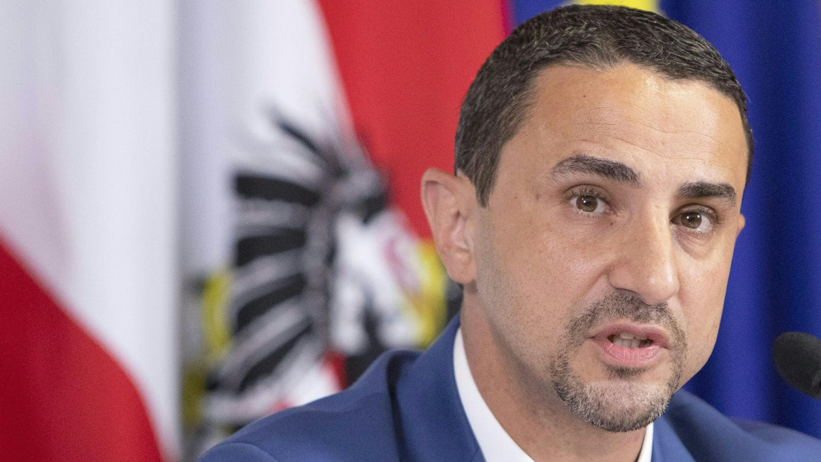 Der Leiter der Direktion für Staatsschutz und Nachrichtendienst (DSN), <strong>Omar Haijawi-Pirchner</strong>, bei einer Pressekonferenz zu "Extremistischer Gefährdungslage" im Juni 2023.