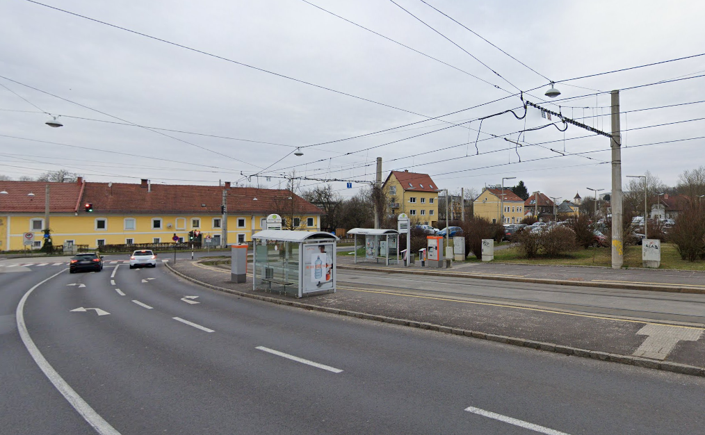Das Schwerfahrzeug erfasste die Pensionistin nahe einer Straßenbahnhaltestelle im Linzer Süden.