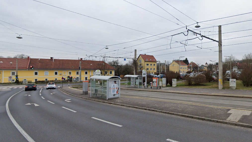 Das Schwerfahrzeug erfasste die Pensionistin in der Kremsmünsterer Straße in Linz.