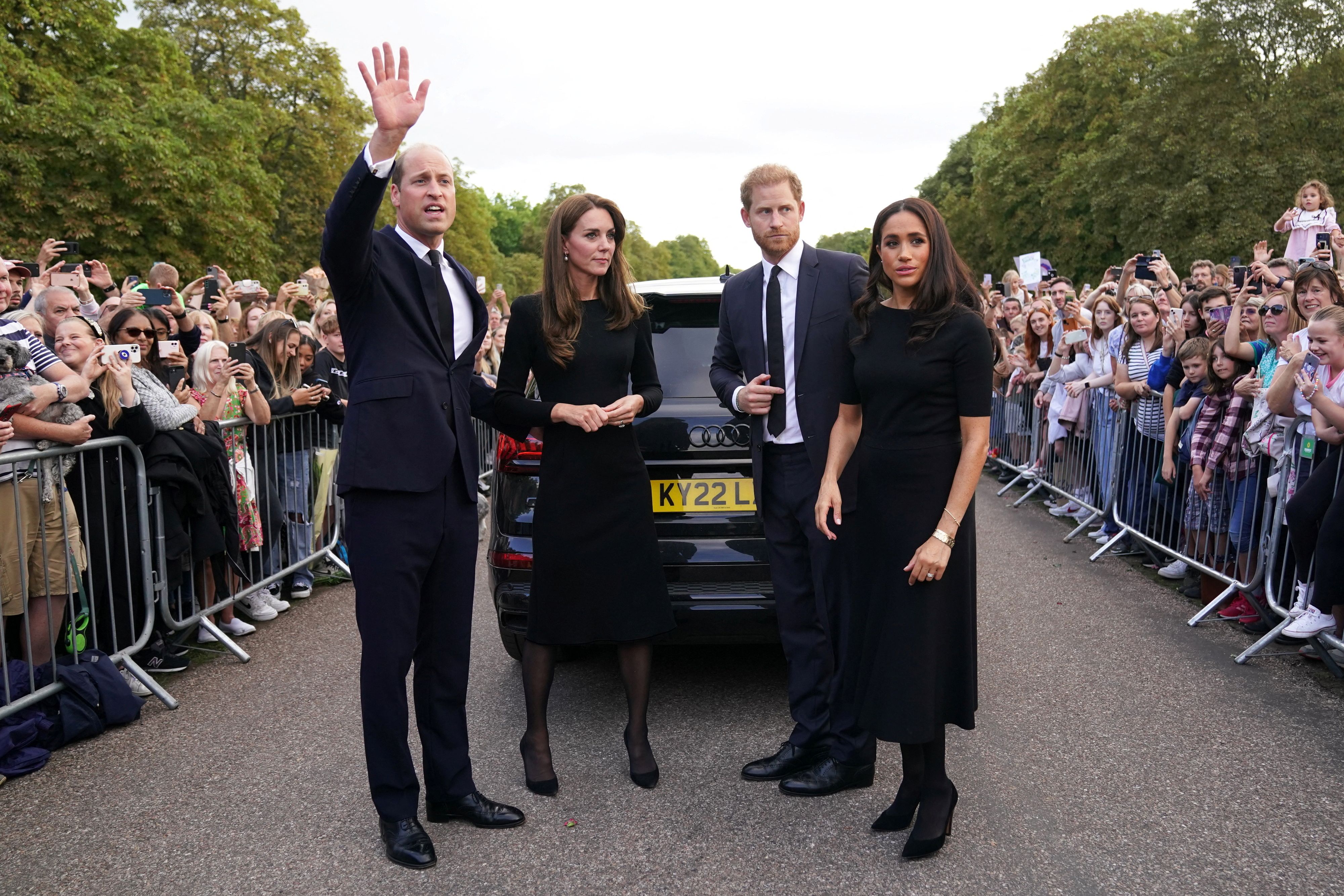 Harry und Meghan sollen erste Annäherungsversuche bei Kate unternommen haben.