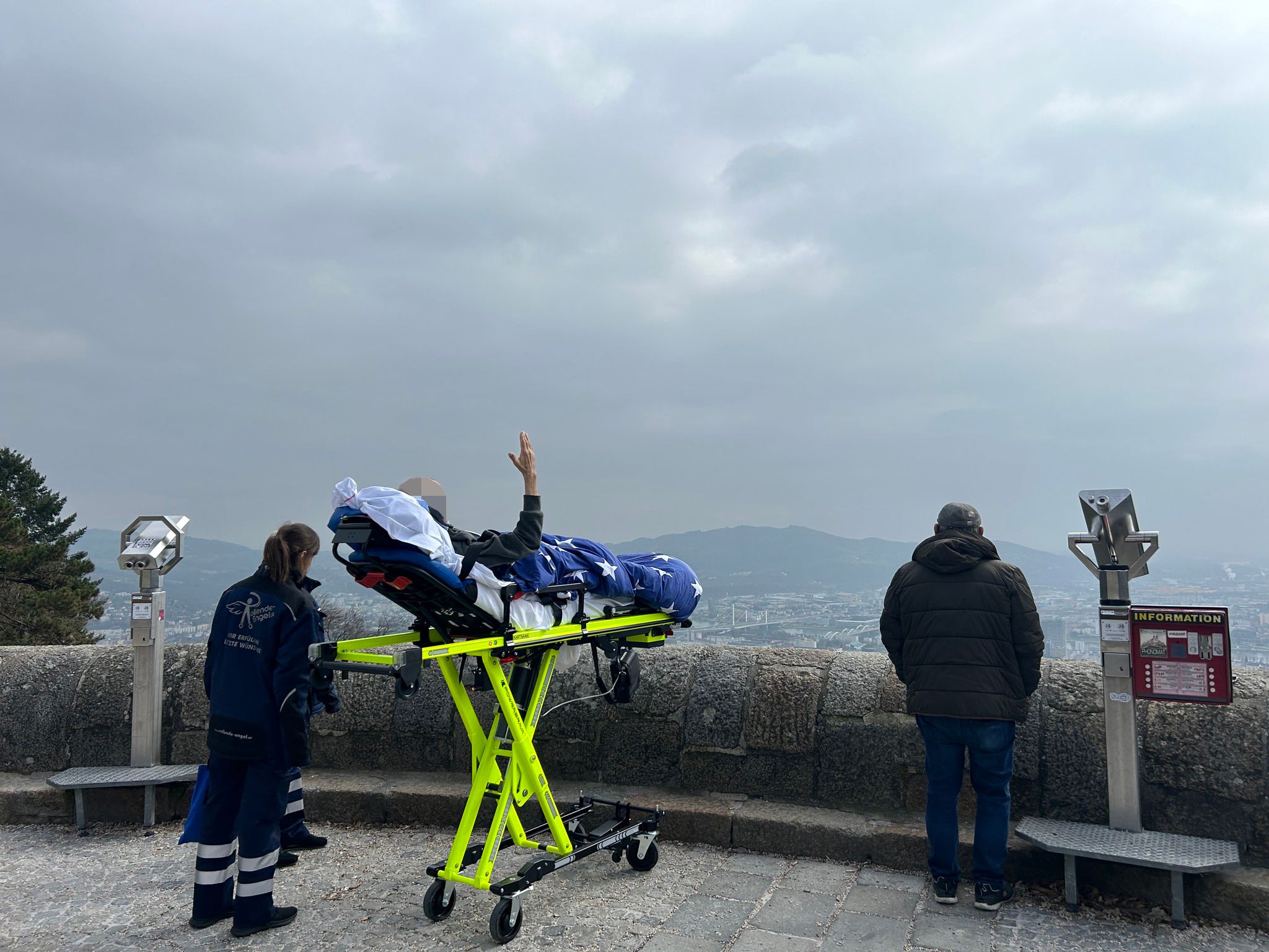 Der Todkranke genoss den Blick auf Linz und verabschiedete sich von seinem besten Freund.