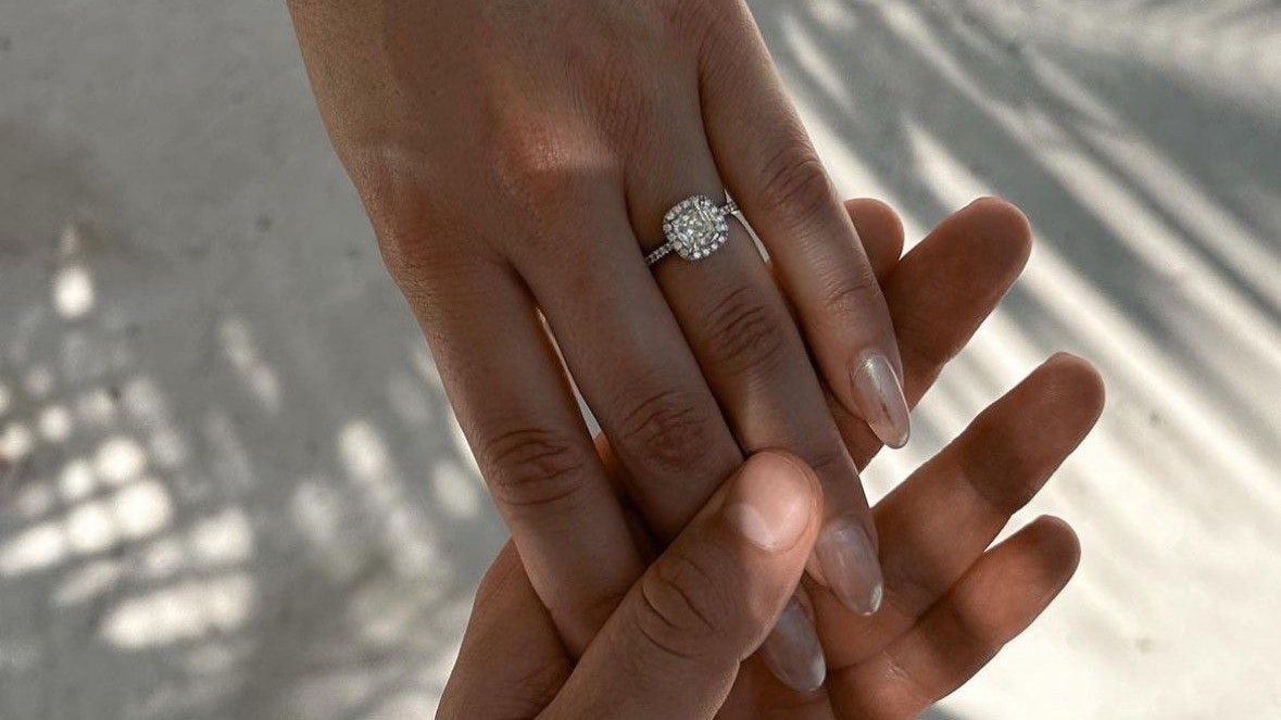 Mit diesem XXL-Klunker machte Moritz Schwack Dragana Stanković den Antrag