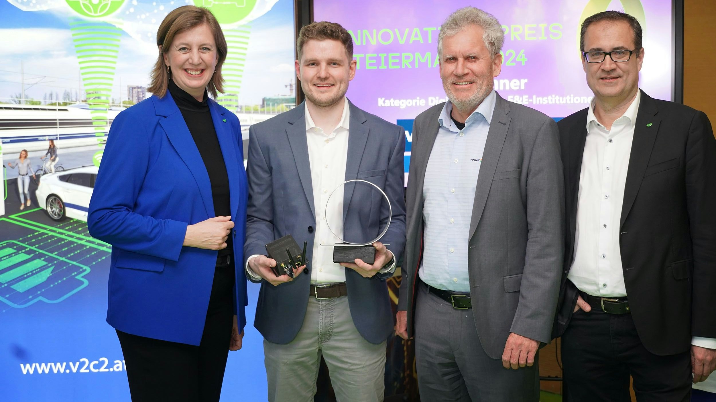 Landesrätin Barbara Eibinger-Miedl, vehicleCAPTAIN Entwickler DI Christoph Pilz, VIRTUAL VEHICLE Geschäftsführer Dr. Jost Bernasch und SFG Geschäftsführer Christoph Ludwig.