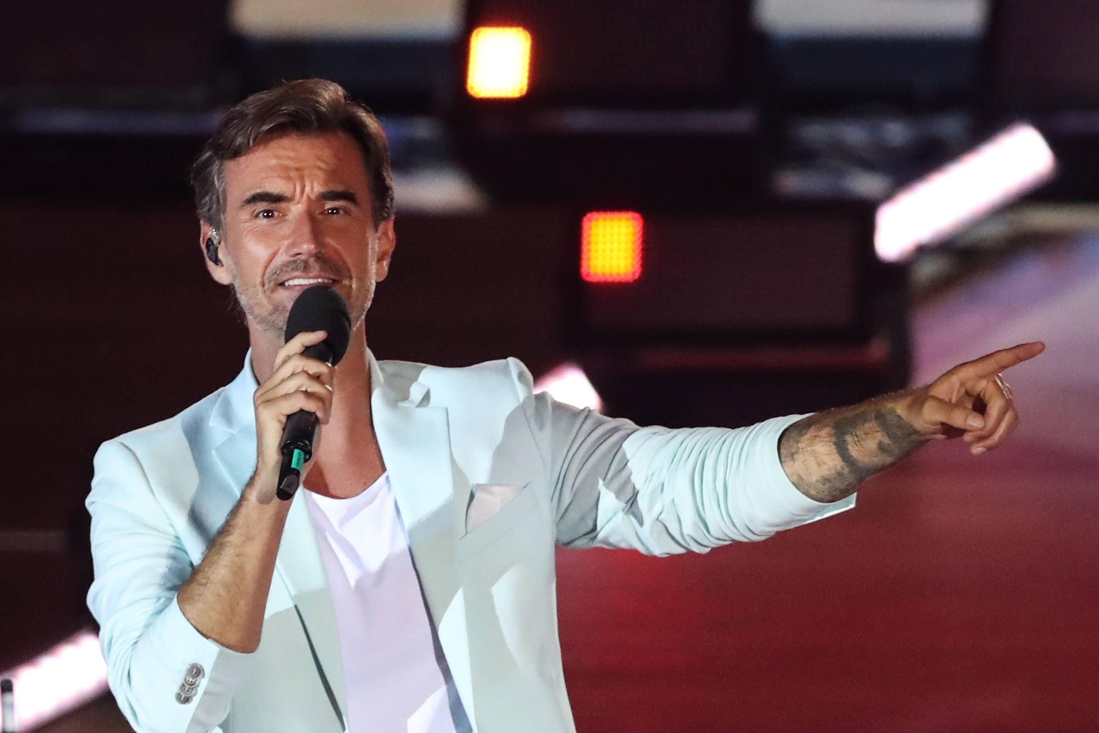 Florian Silbereisen ist häufig in Liebesgerüchte verwickelt. Unter anderem mit Beatrice Egli, Anna Ermakova oder Melissa Naschenweng.