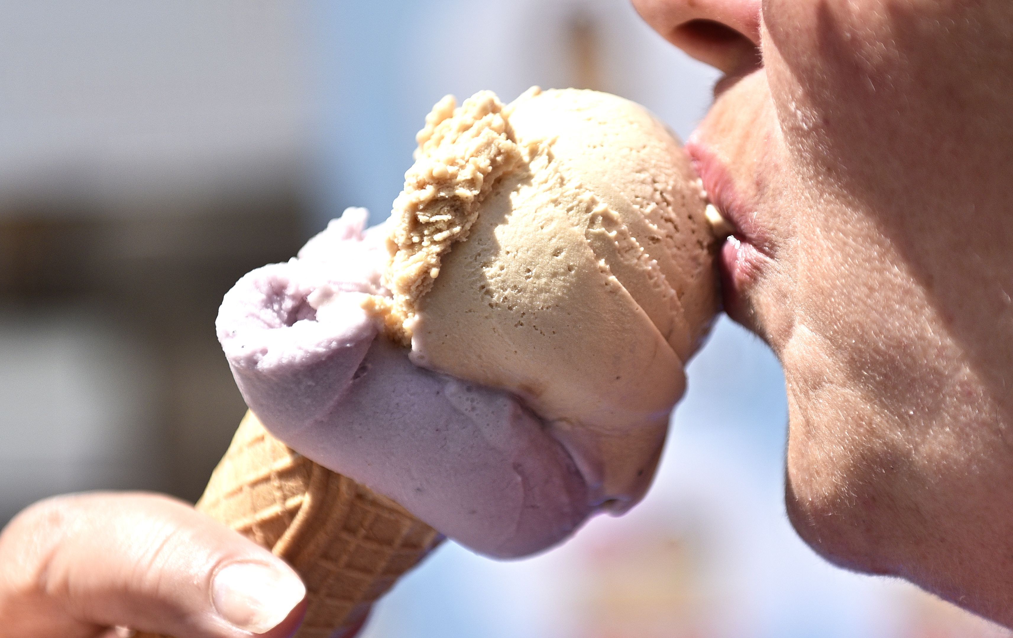 Das Eis ist kalt, aber der Preis heiß.