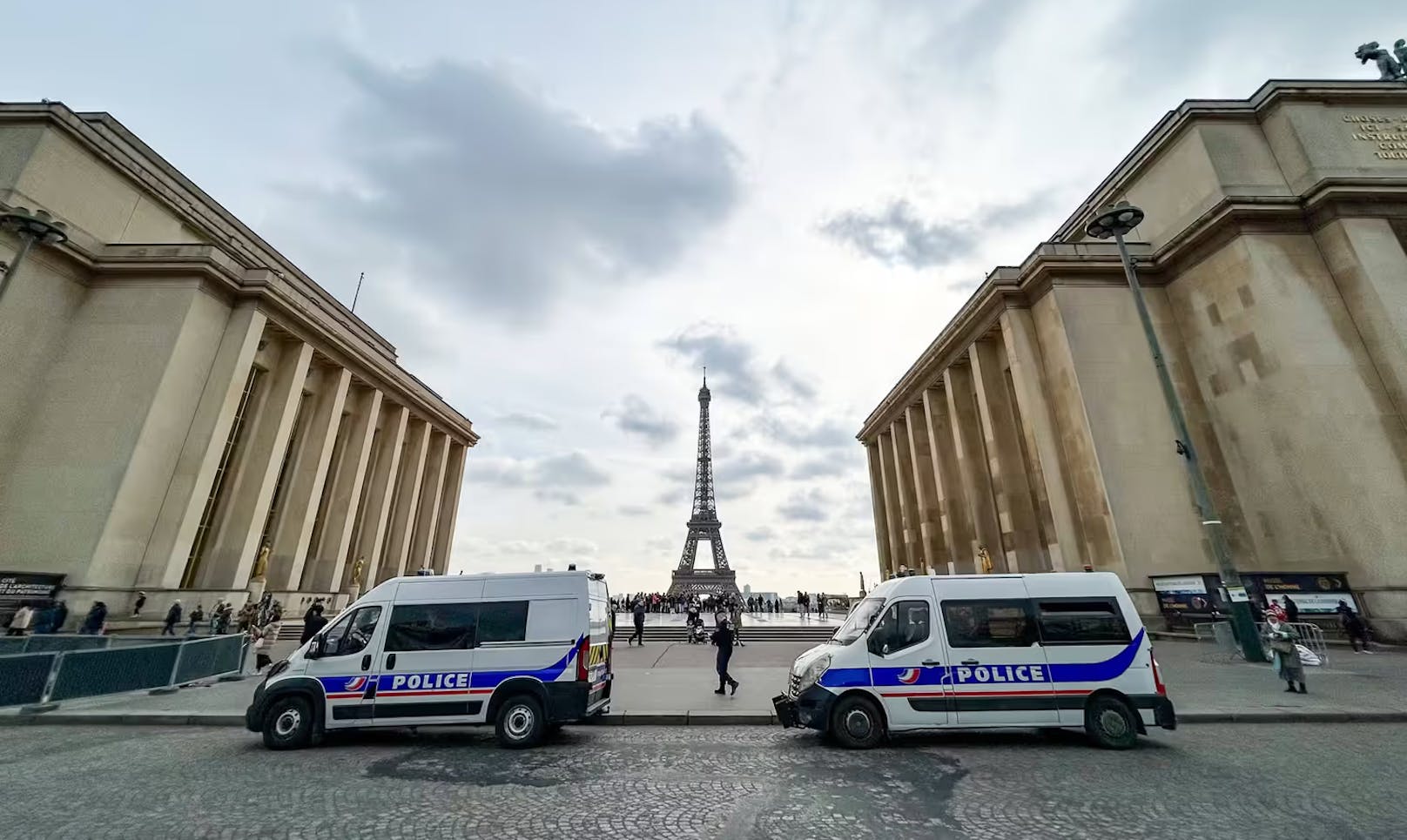 Frankreich ruft höchste Terrorwarnstufe aus