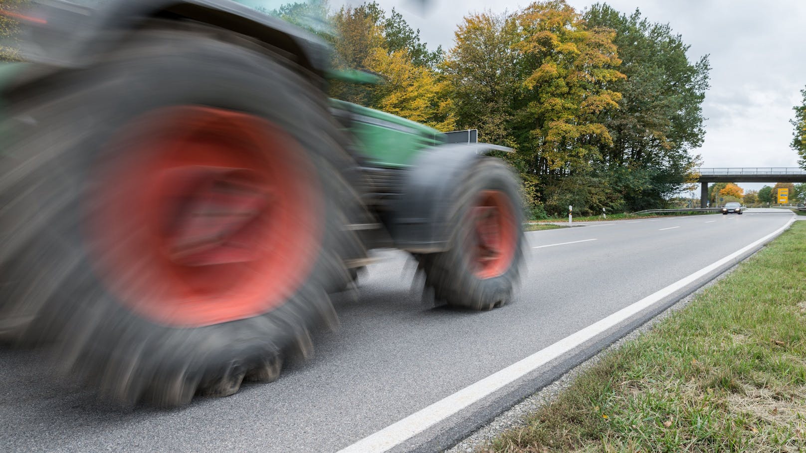 Traktor-Crash: Burschen (16, 18) teils schwer verletzt