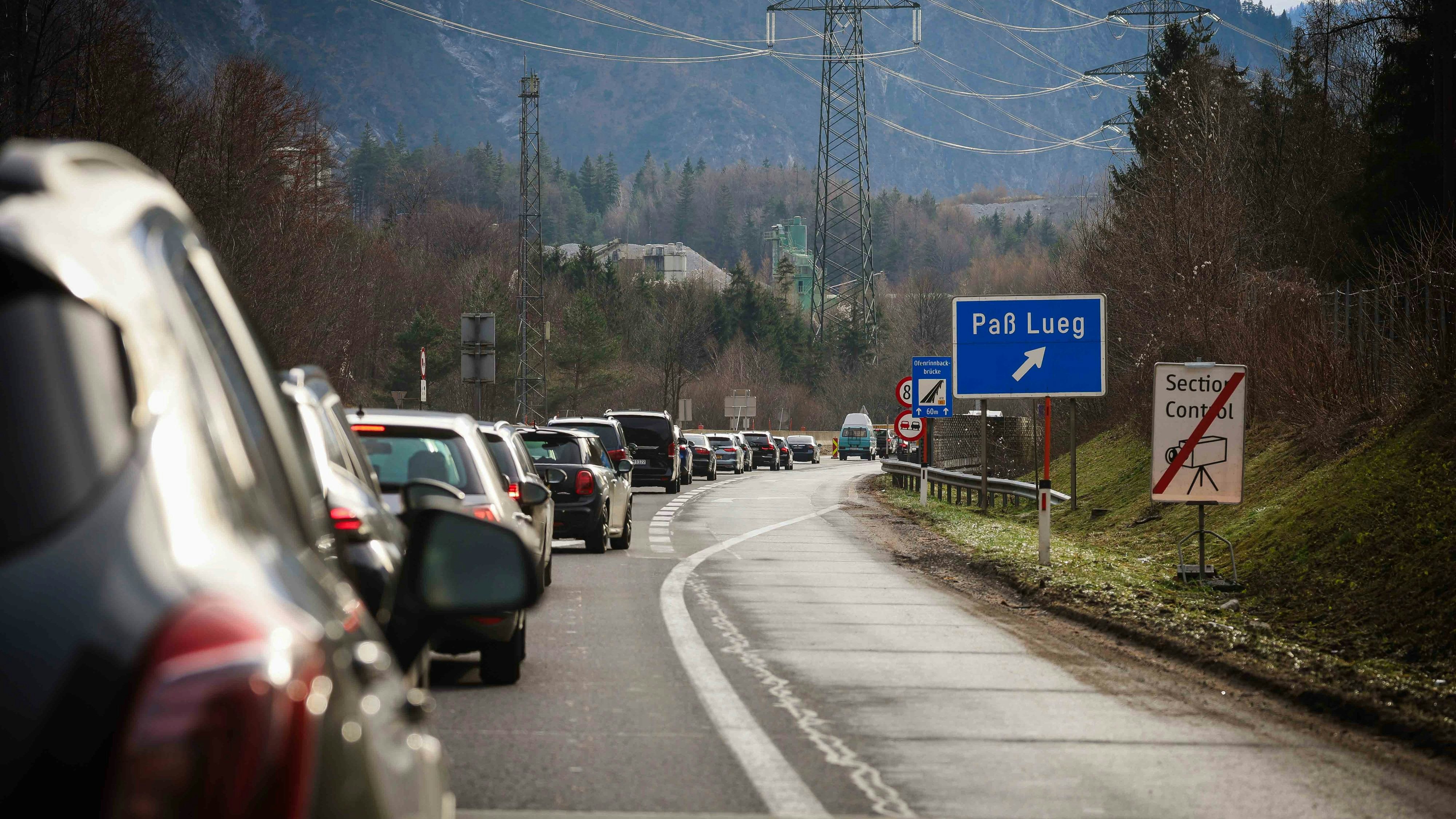 Die Tauernautobahn musste für die Dauer der Aufräumarbeiten für drei Stunden gesperrt werden.