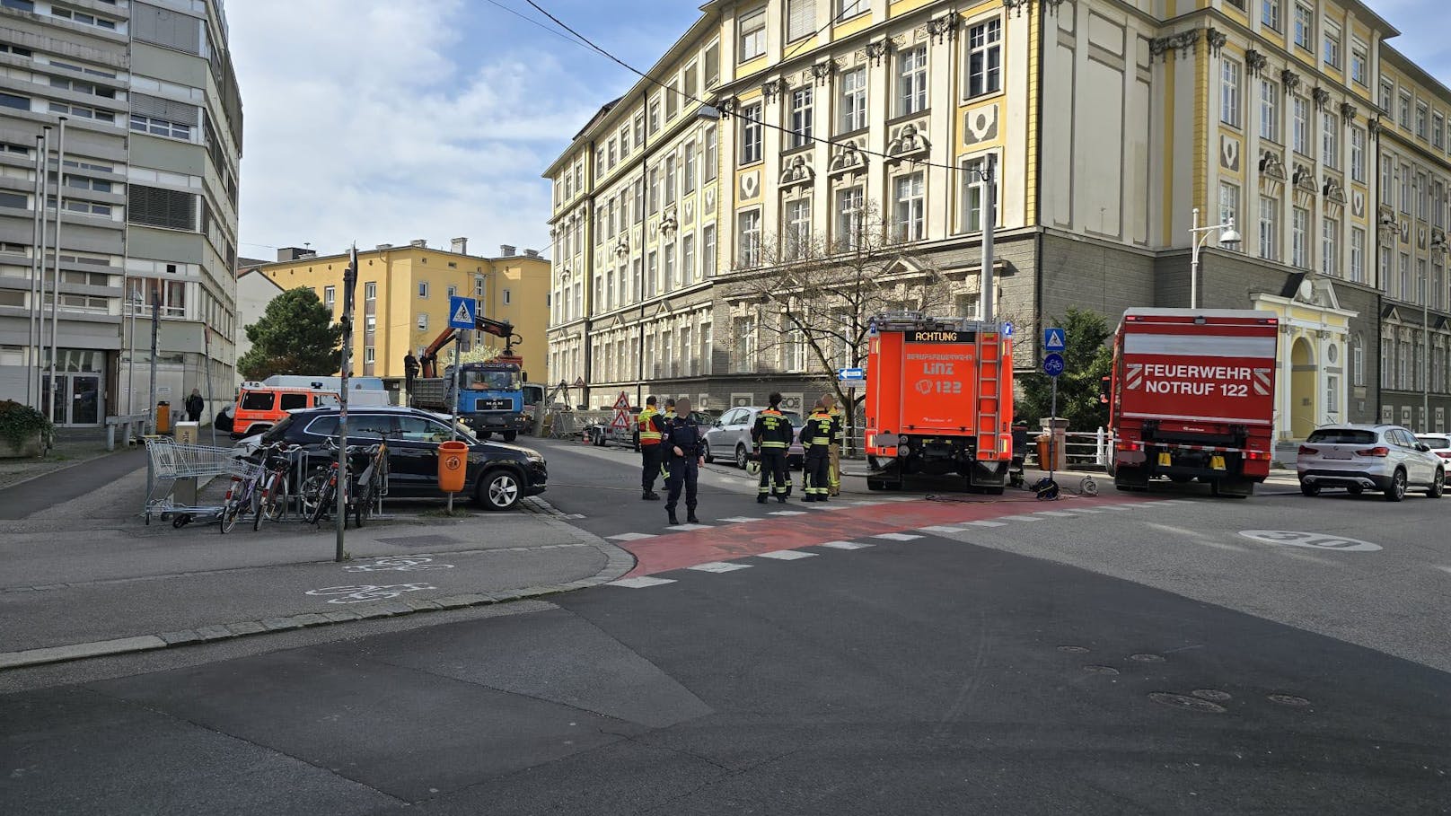 Der Grund für den Feuerwehreinsatz: ein Gasgebrechen im Bereich Fadingerstraße und Bethlehemstraße.