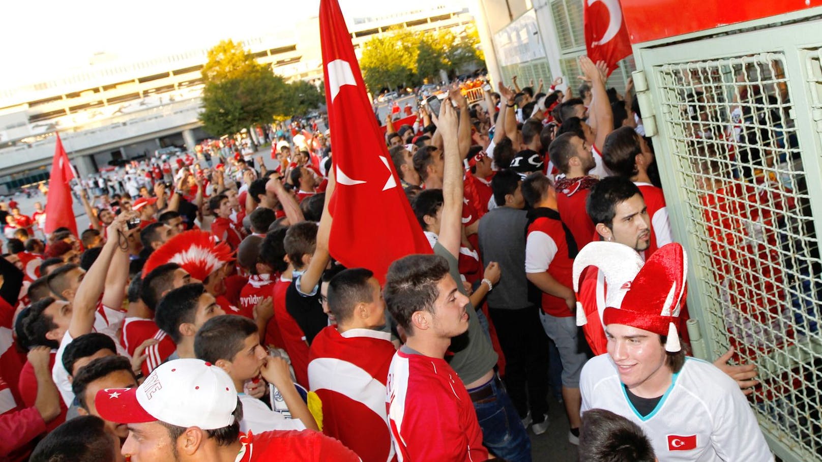 Polizei gewarnt! Großer Türkei-Fanmarsch durch Wien