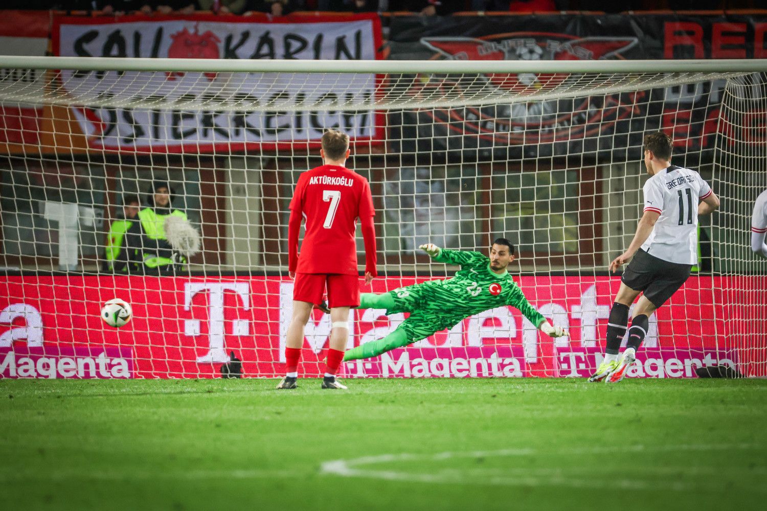 Michael Gregoritsch schnürt den Triplepack.