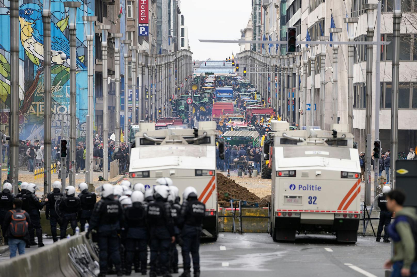 Straßenschlachten in Brüssel: Die Bilder des eskalierten Bauern-Protests in Brüssel am 26. März 2024.