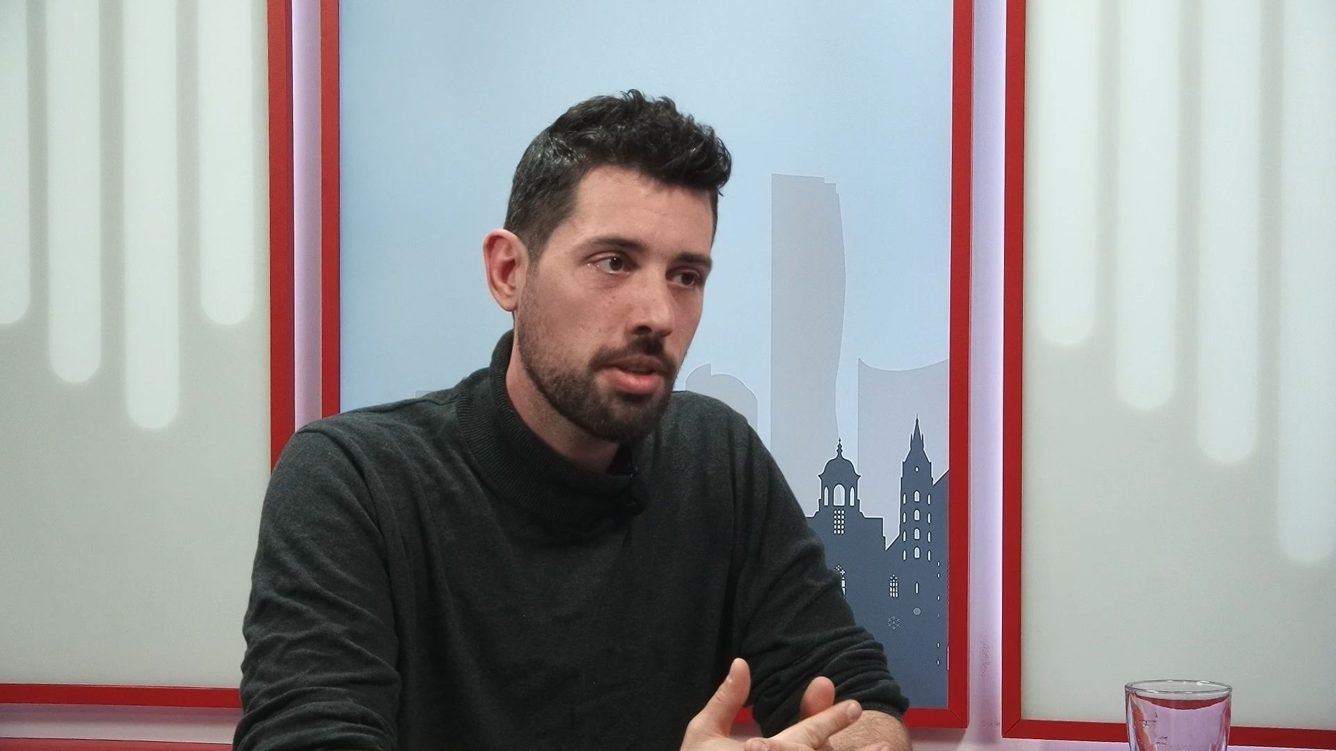 KPÖ-Spitzenkandidat Tobias Schweiger setzt sich für niedrigere Politikergehälter ein.