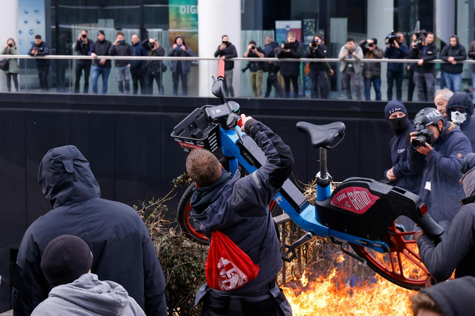 Straßenschlachten in Brüssel: Die Bilder des eskalierten Bauern-Protests in Brüssel am 26. März 2024.