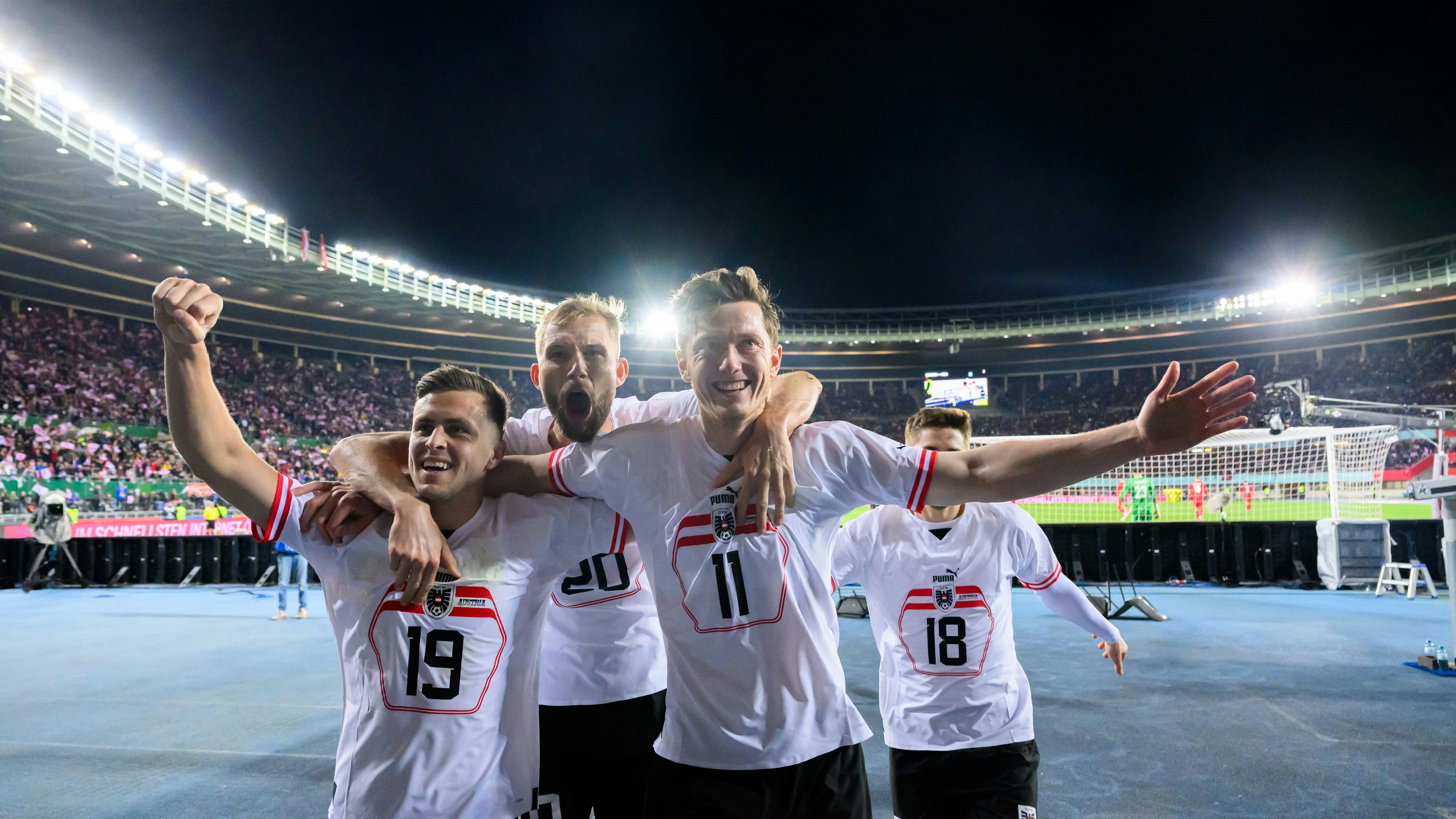 Österreichs Fußball-Nationalteam bejubelt den Sieg gegen die Türkei. 