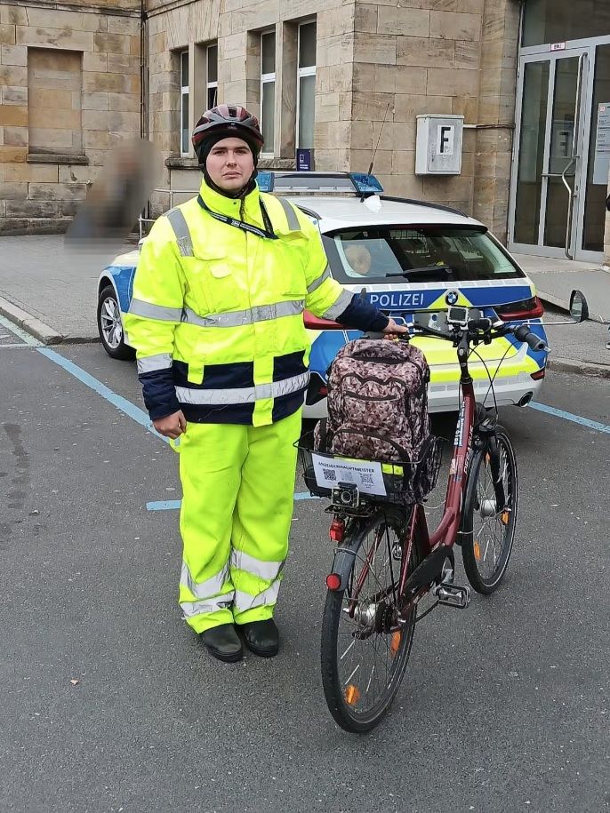 Der Deutsche ist als selbsternannter Anzeigenhauptmeister schon längst zur Kultfigur geworden.