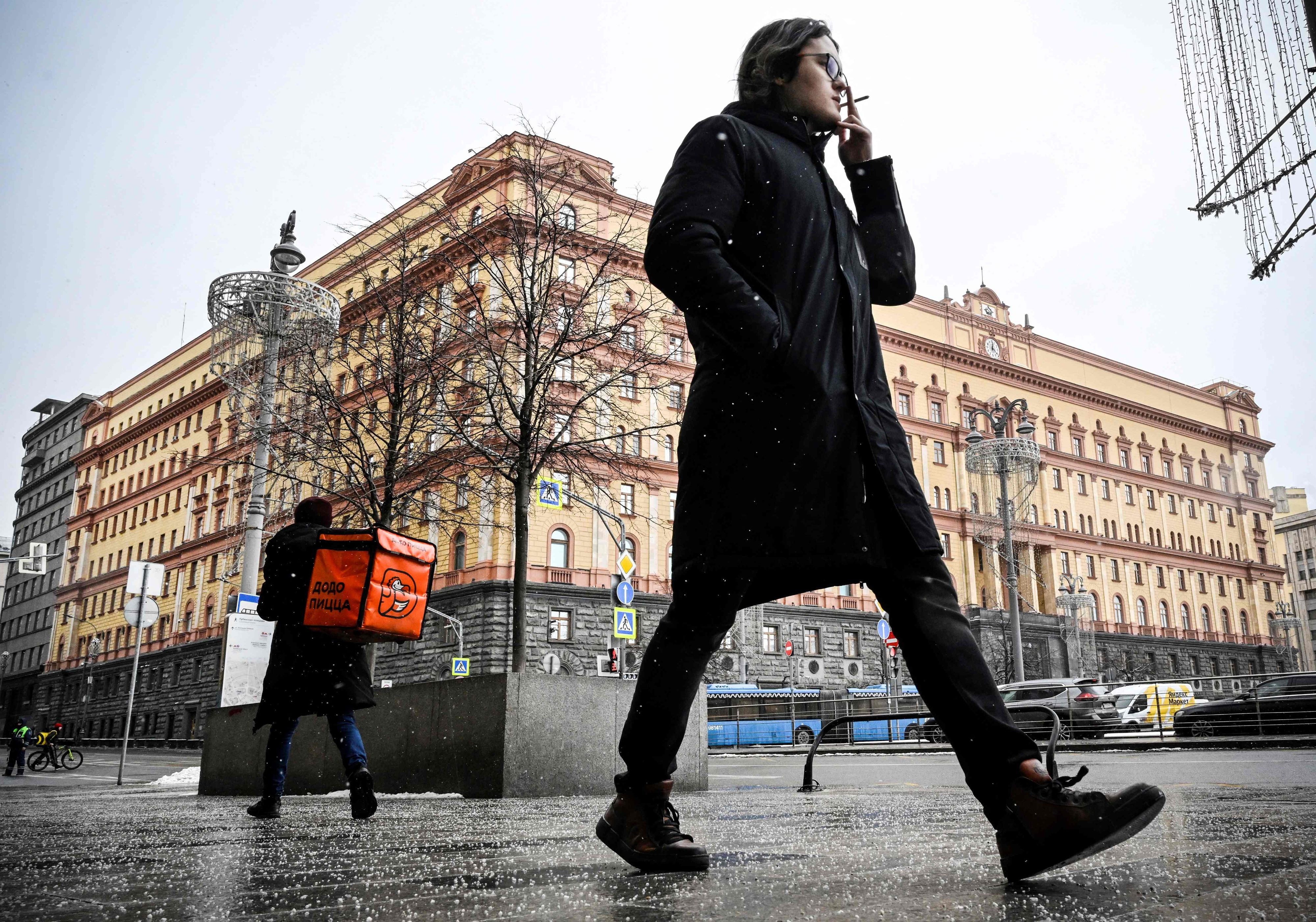 Die Aktivitäten des russischen FSB (im Hintergrund das Hauptgebäude in Moskau) in der EU bleiben ein Rätsel.