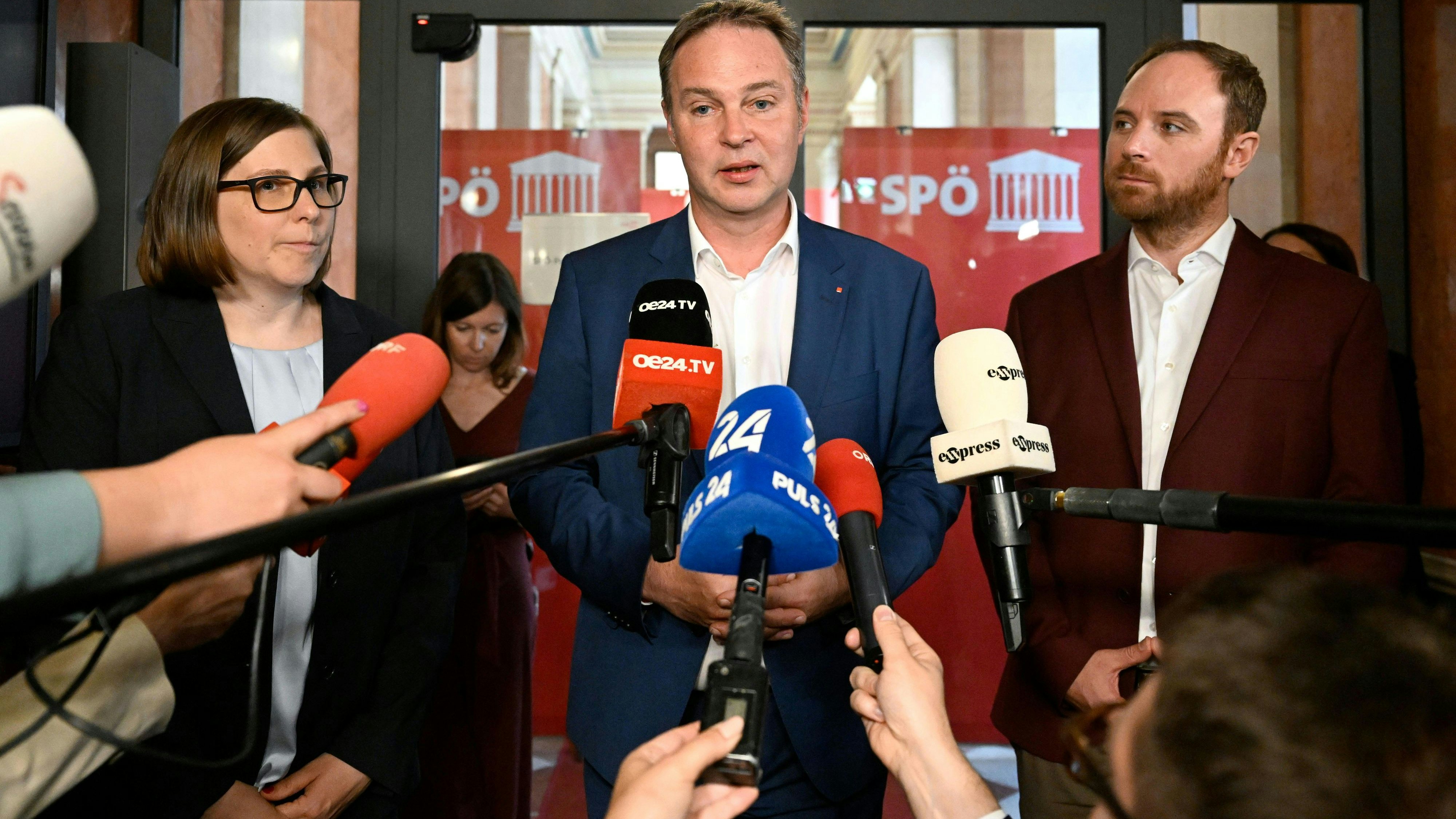 Klaus Seltenheim (rechts) spricht von einem "Anschlag auf Arbeitnehmer".