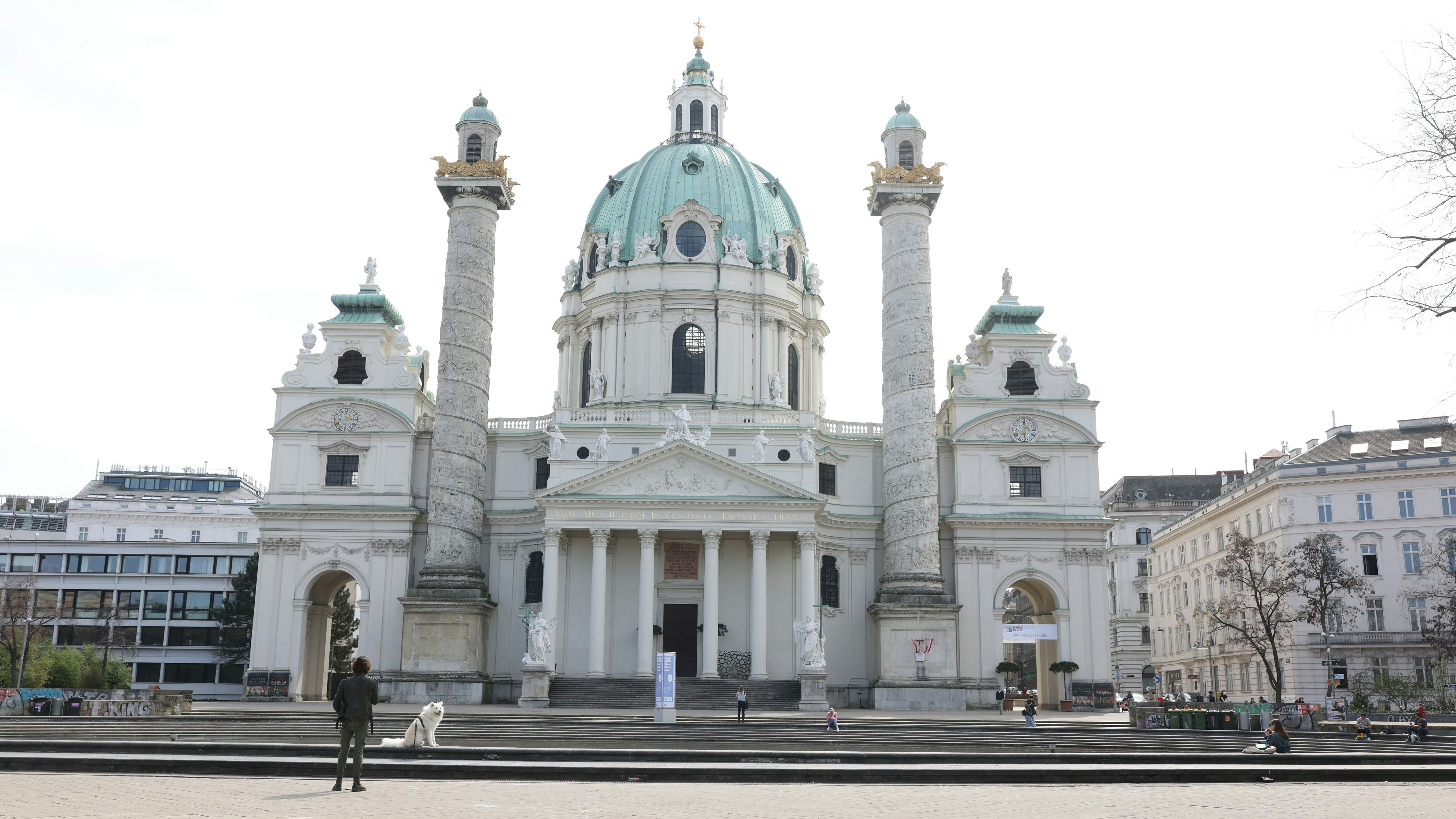 Heute.at - Polizeieinsatz in Karlskirche – das war in den Taschen