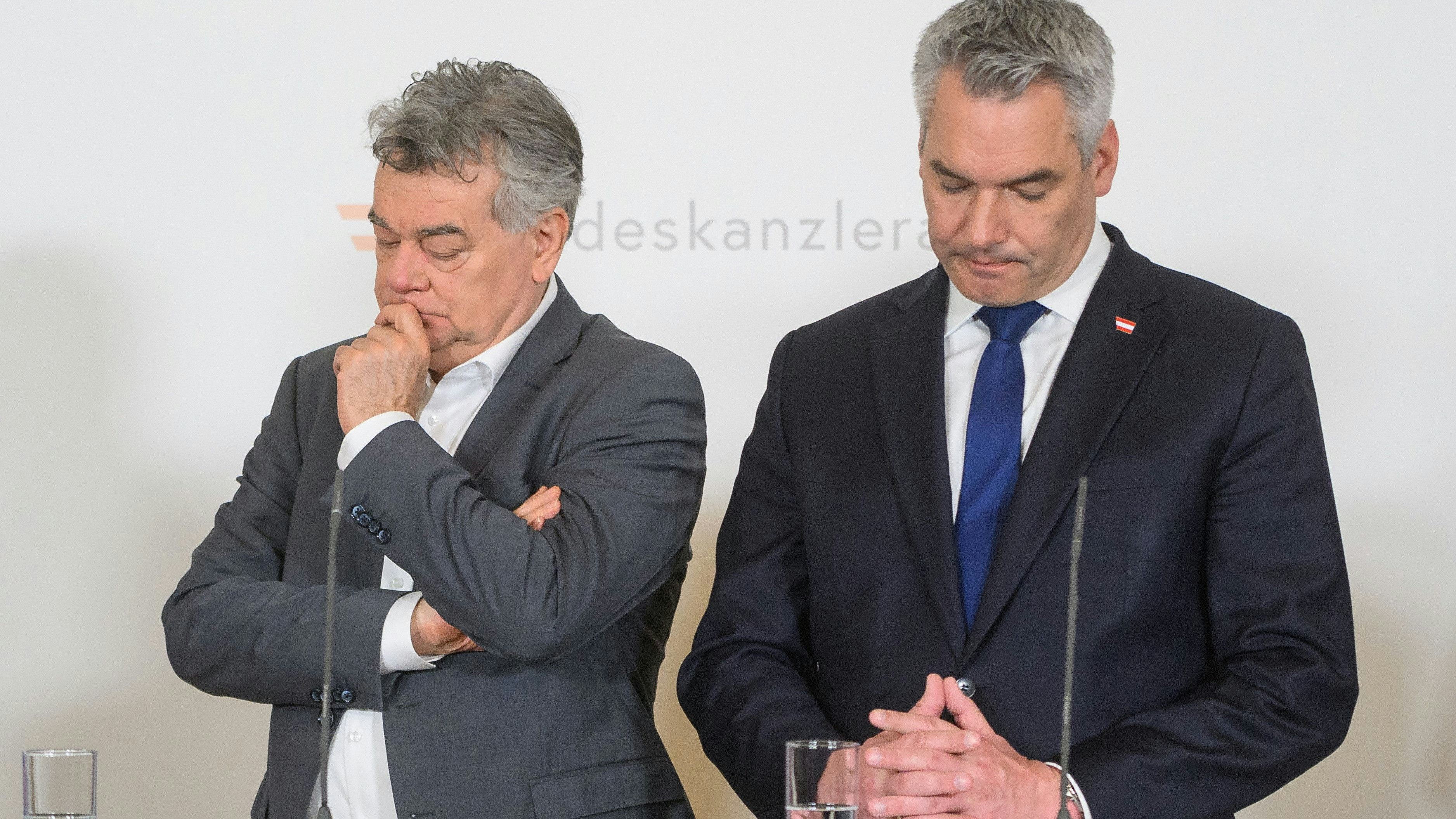 Die Grünen von Vizekanzler Werner Kogler sind für die generelle Sommerzeit, die ÖVP Bundeskanzler Karl Nehammer will die Zeitumstellung abschaffen