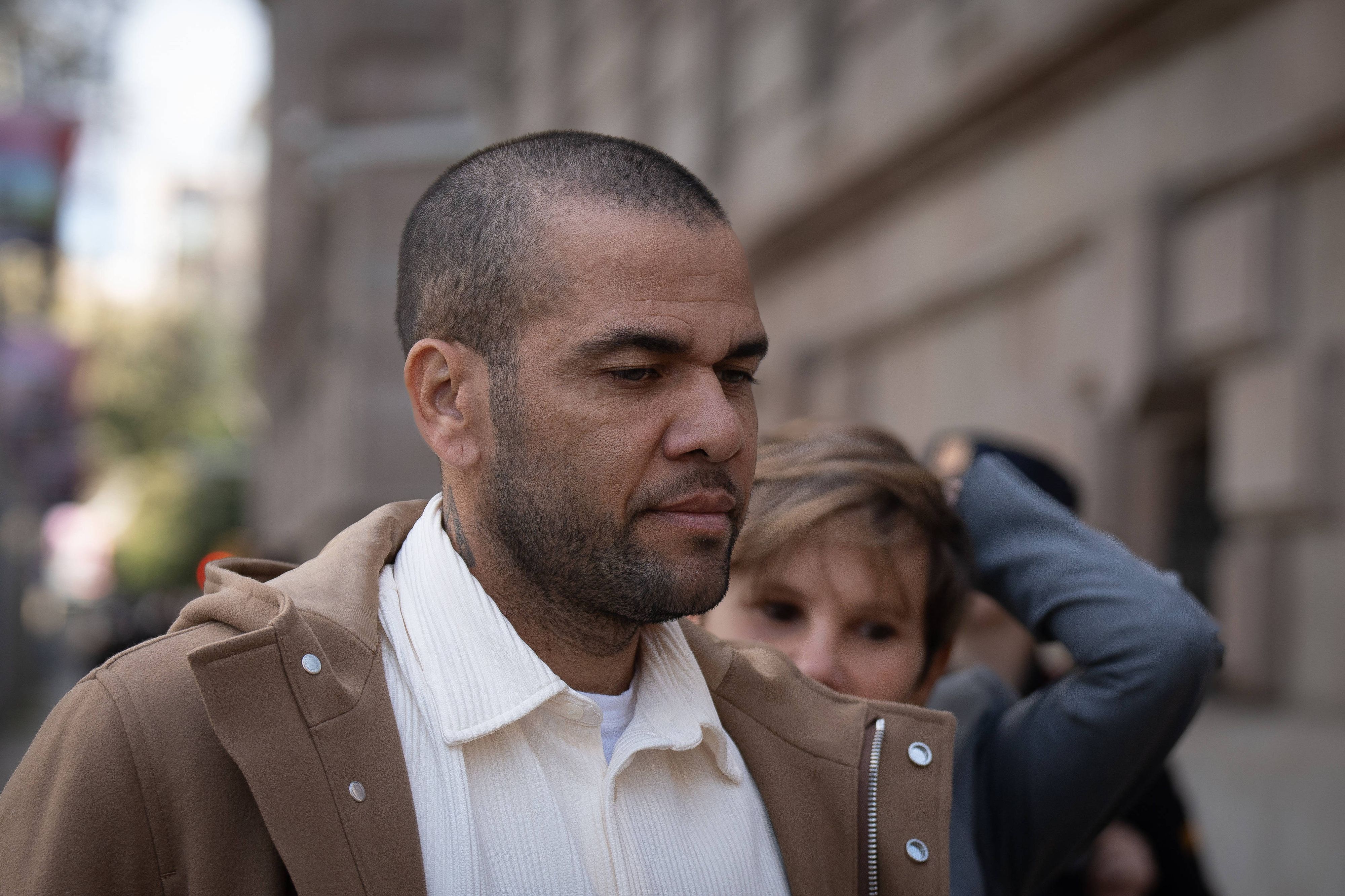 Dani Alves wurde auf Kaution vorübergehend aus der Haft entlassen.
