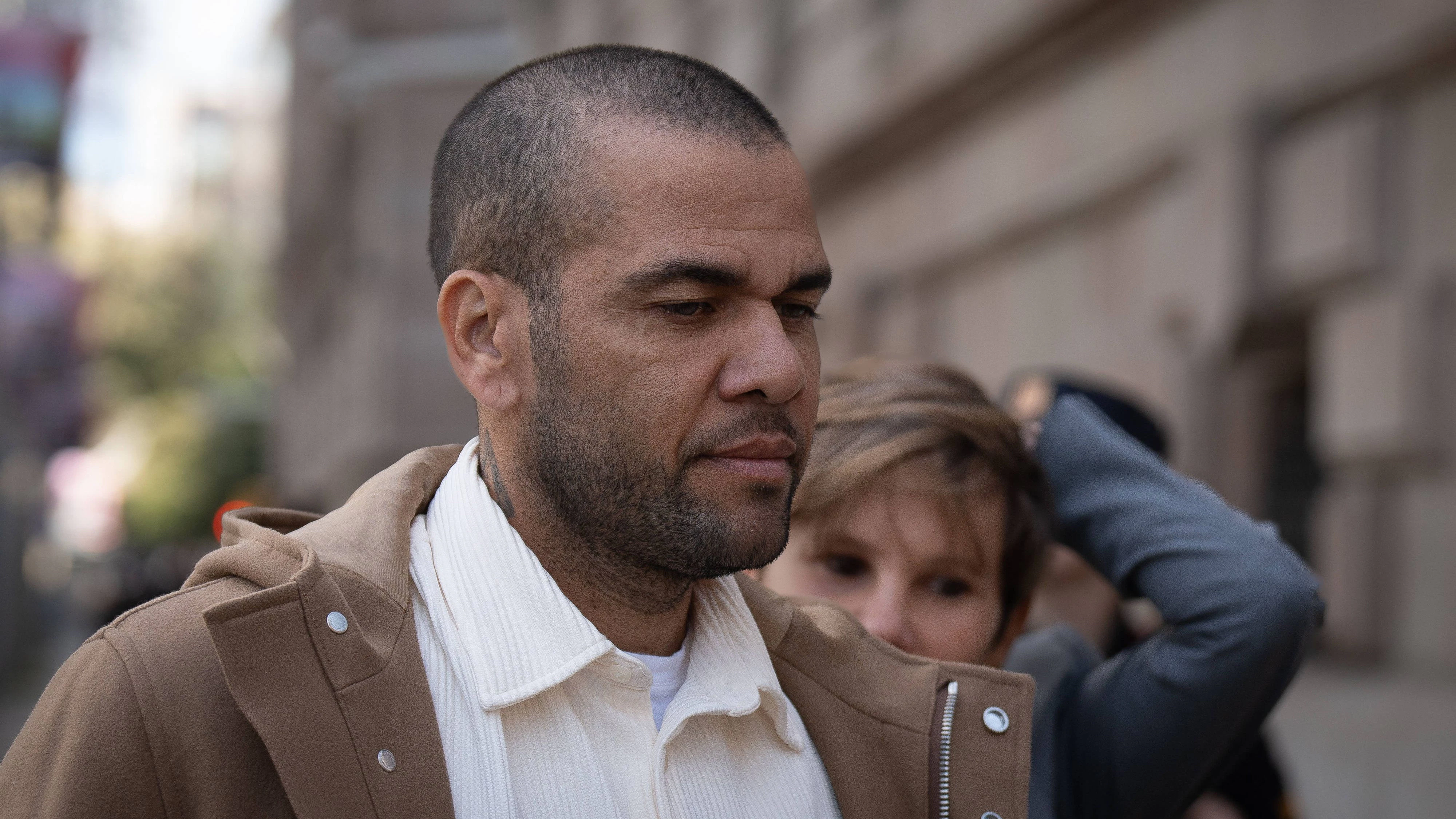 Dani Alves wurde auf Kaution vorübergehend aus der Haft entlassen.