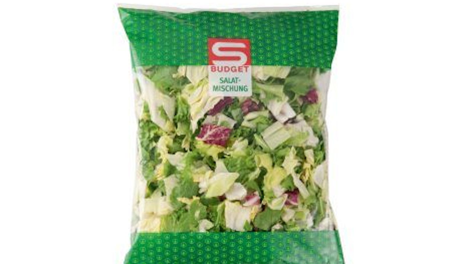 Die AK unterzog abgepackte Salate aus Supermarkt/ Diskonter einem Test. Geprüft wurde auf Bakterien, Pilze und Hefen. Der einzige Testsieger: <strong>S-Budget Salatmischung (Spar):</strong> einwandfrei.