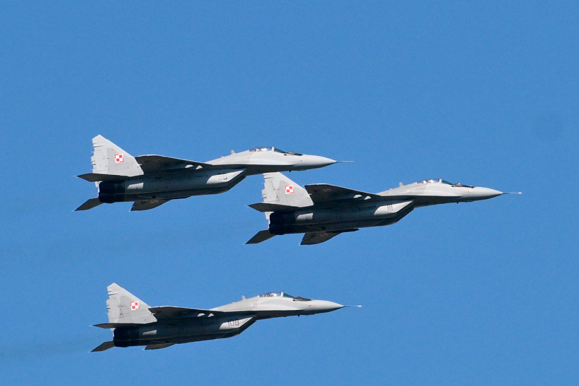 Polen hat wegen des großangelegten russischen Raketenangriffs auf die Ukraine Kampfjets aufsteigen lassen.